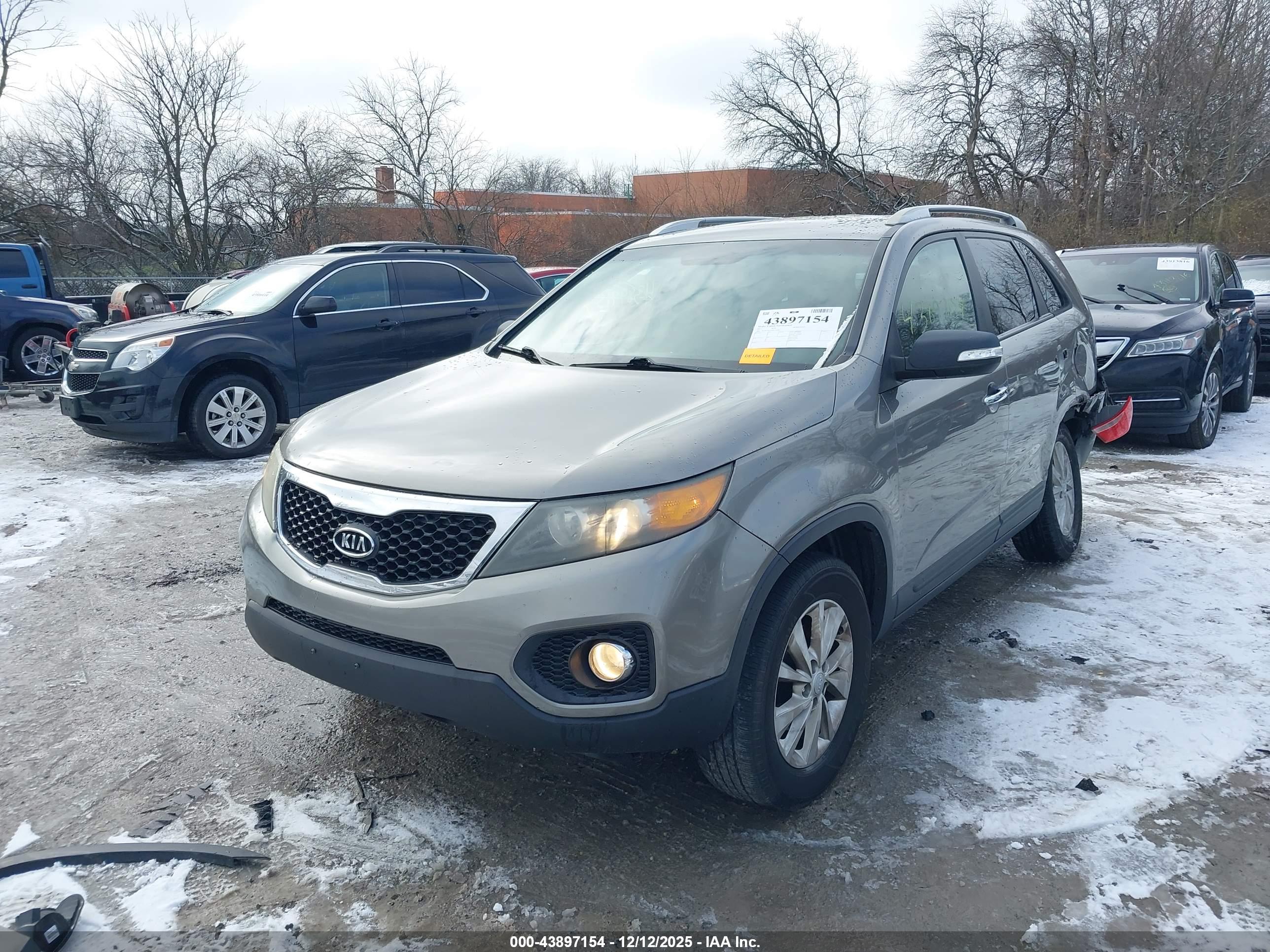 KIA SORENTO image 2