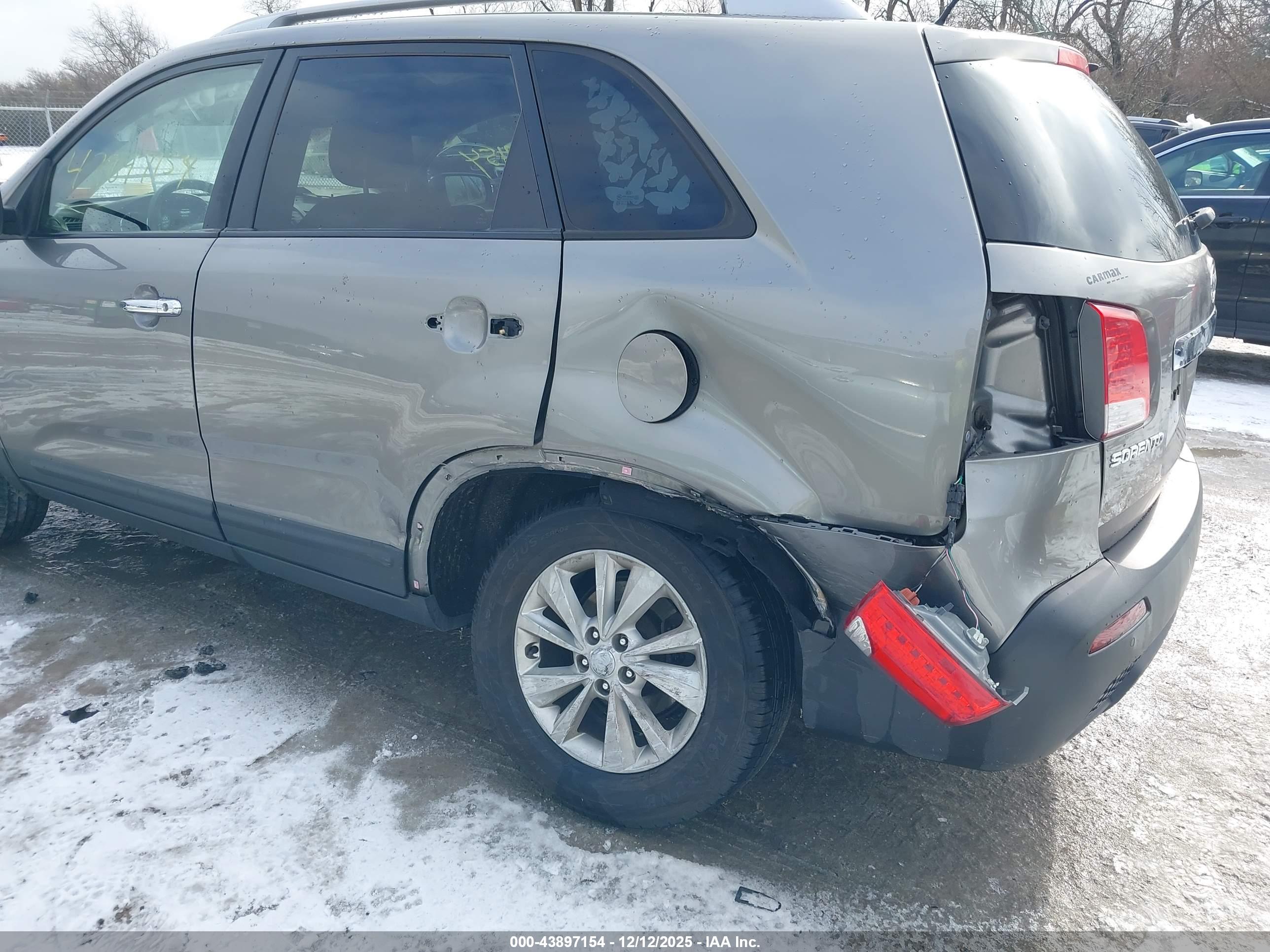 KIA SORENTO image 6