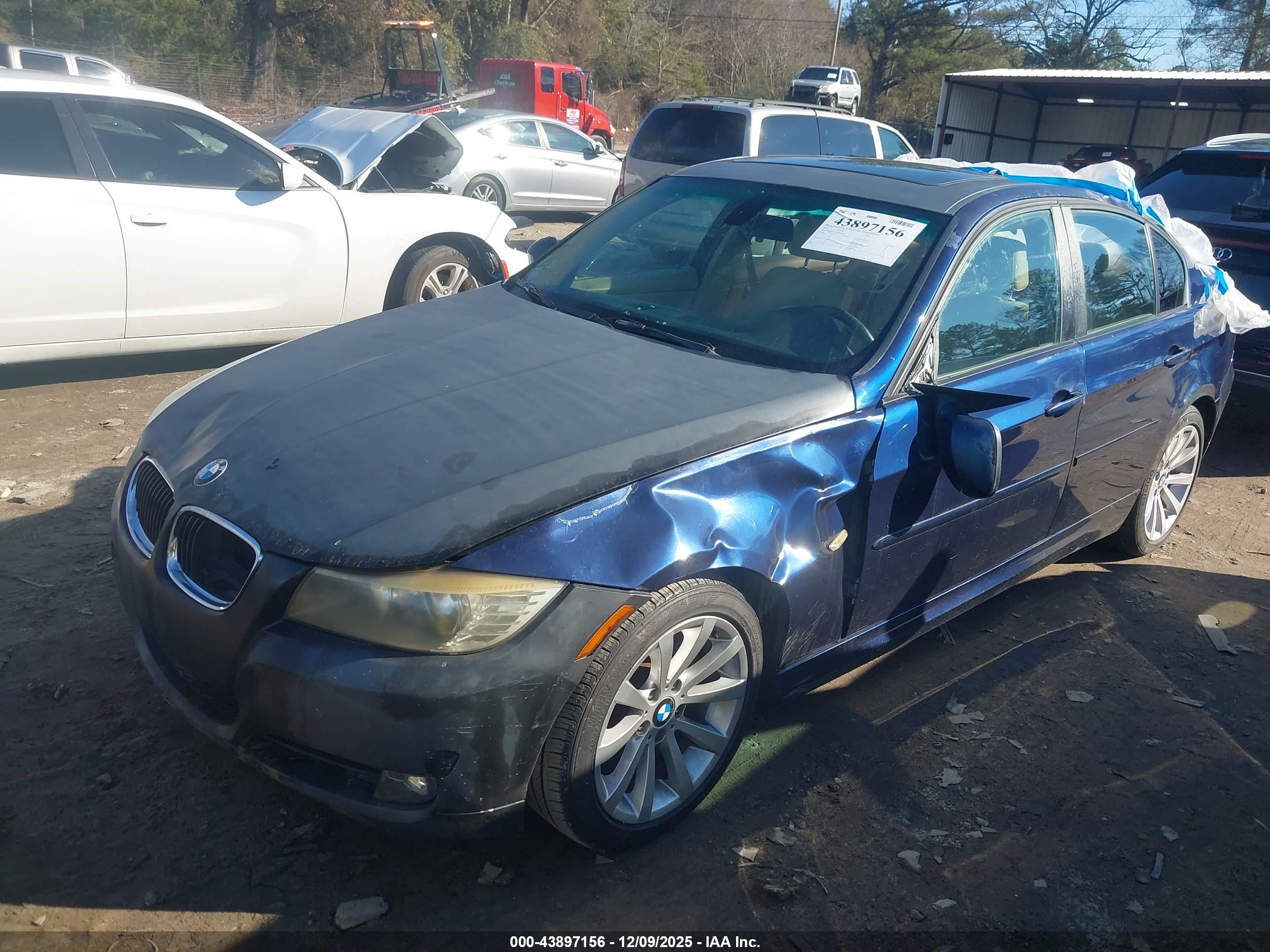 BMW 328I image 2