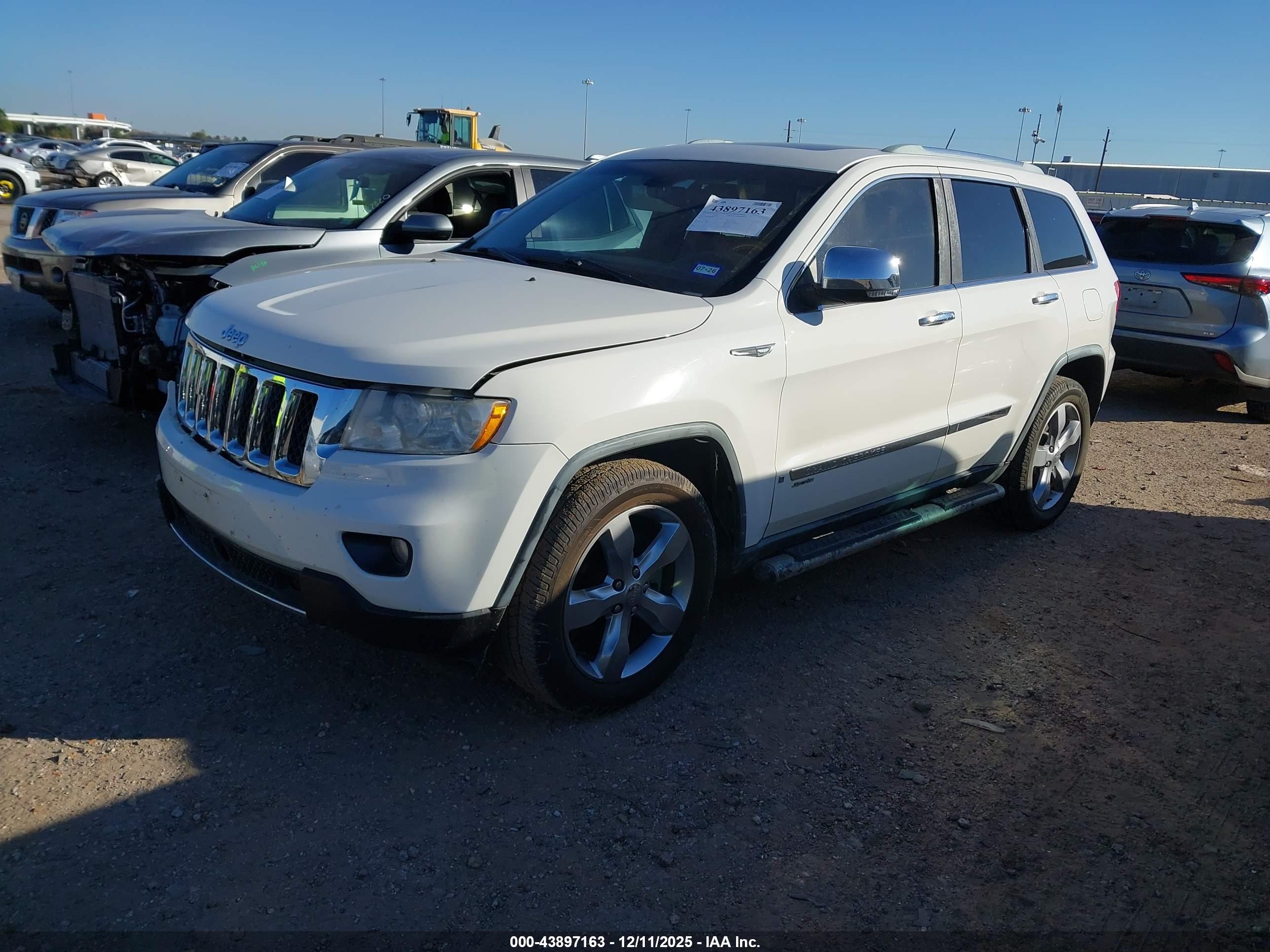 JEEP GRAND image 2
