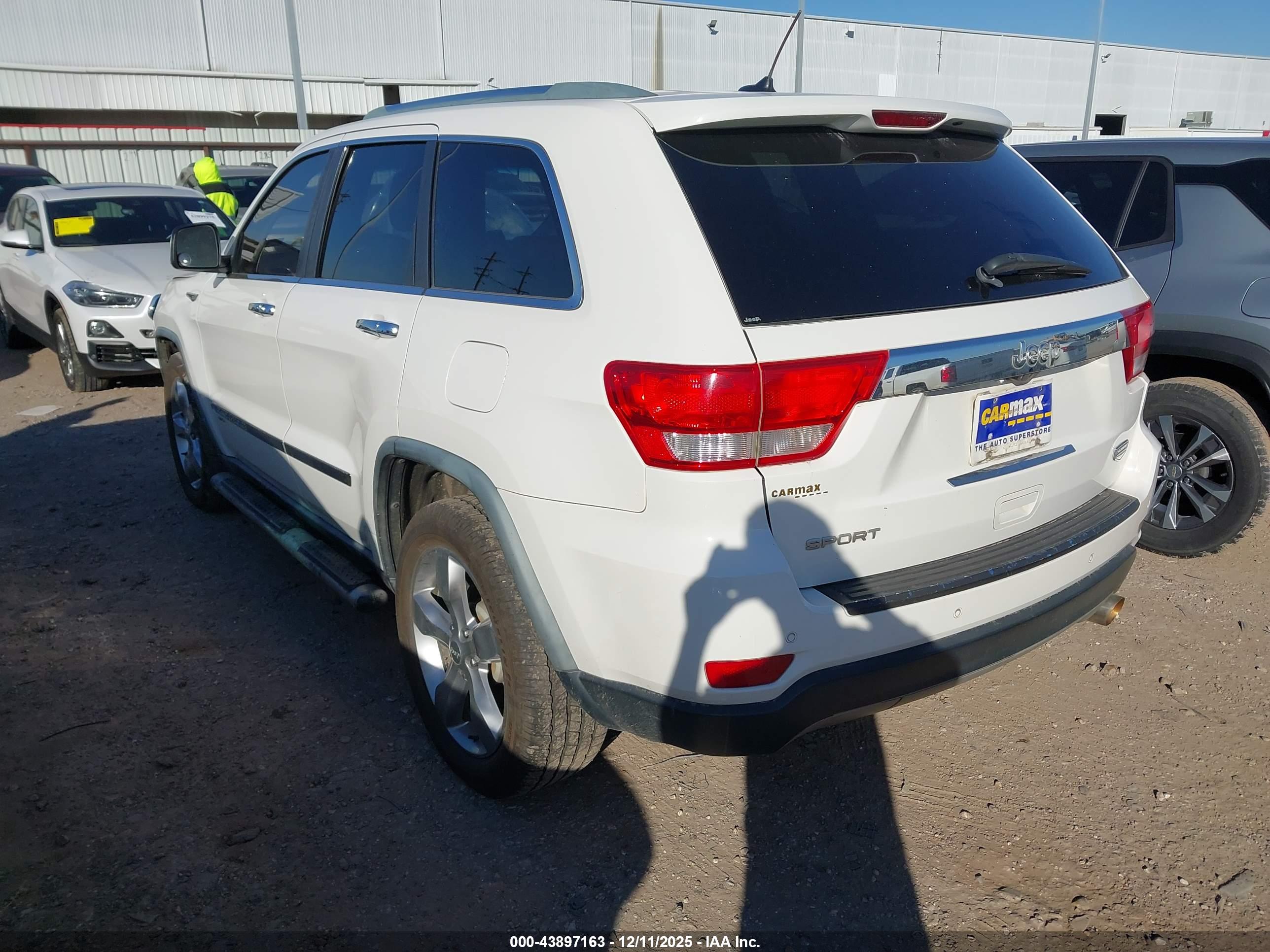 JEEP GRAND image 3