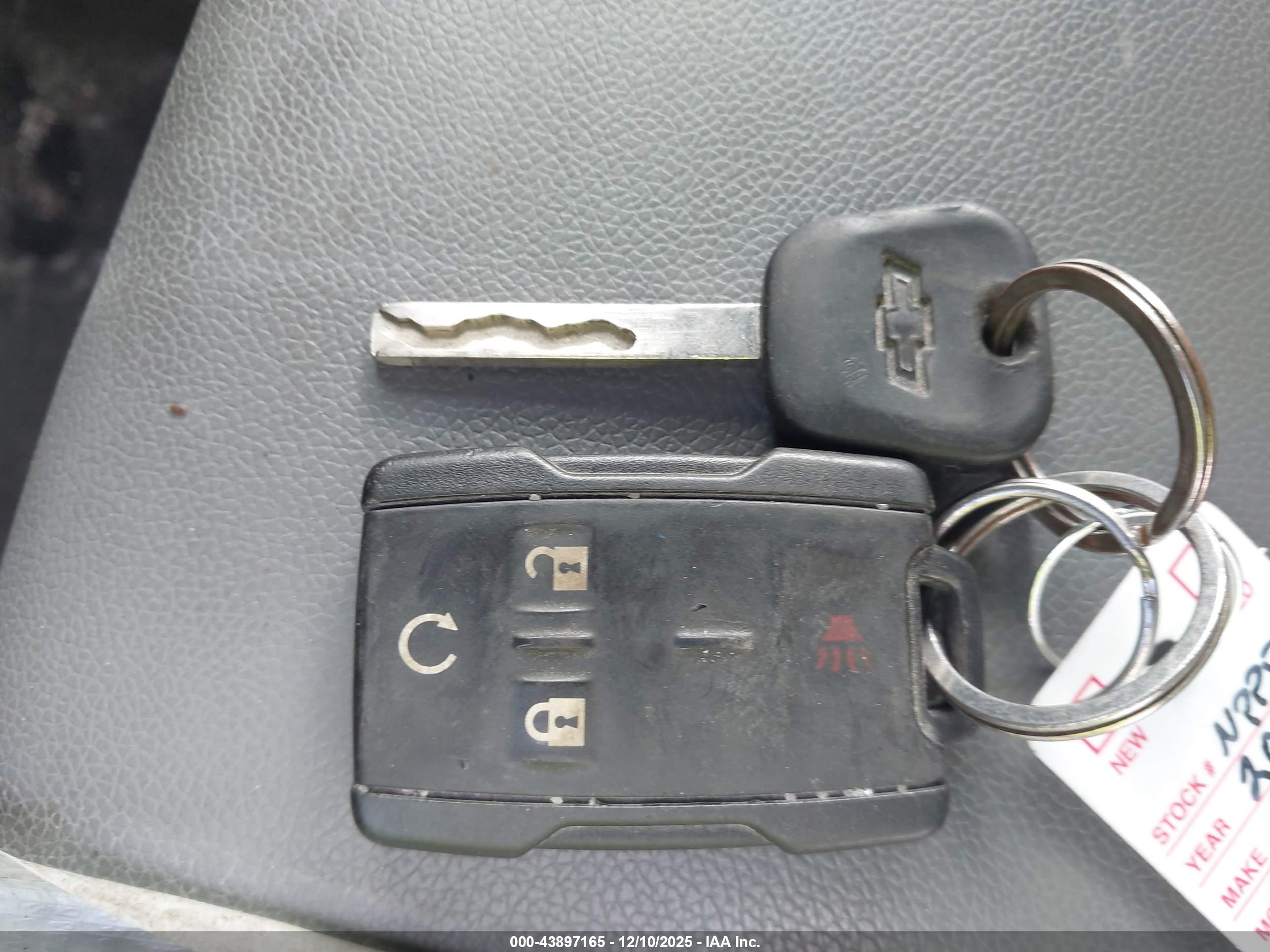 CHEVROLET SILVERADO image 11