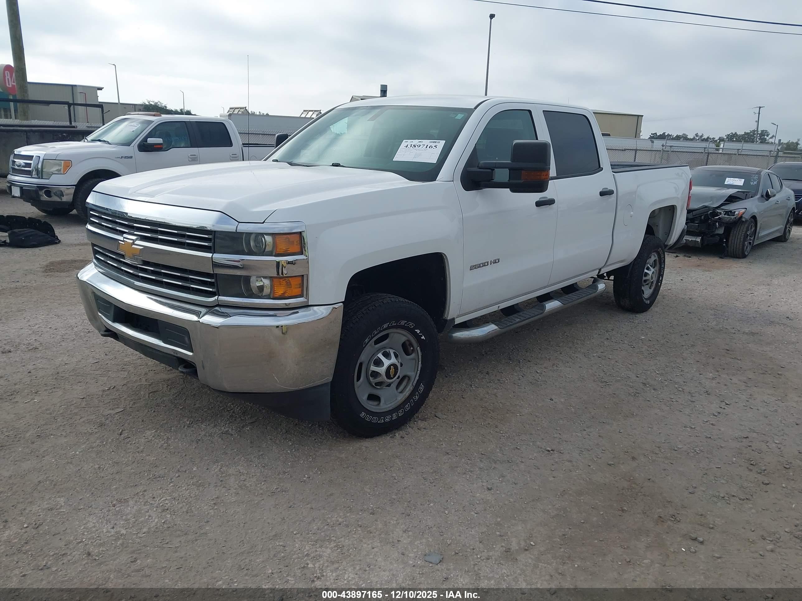 CHEVROLET SILVERADO image 2