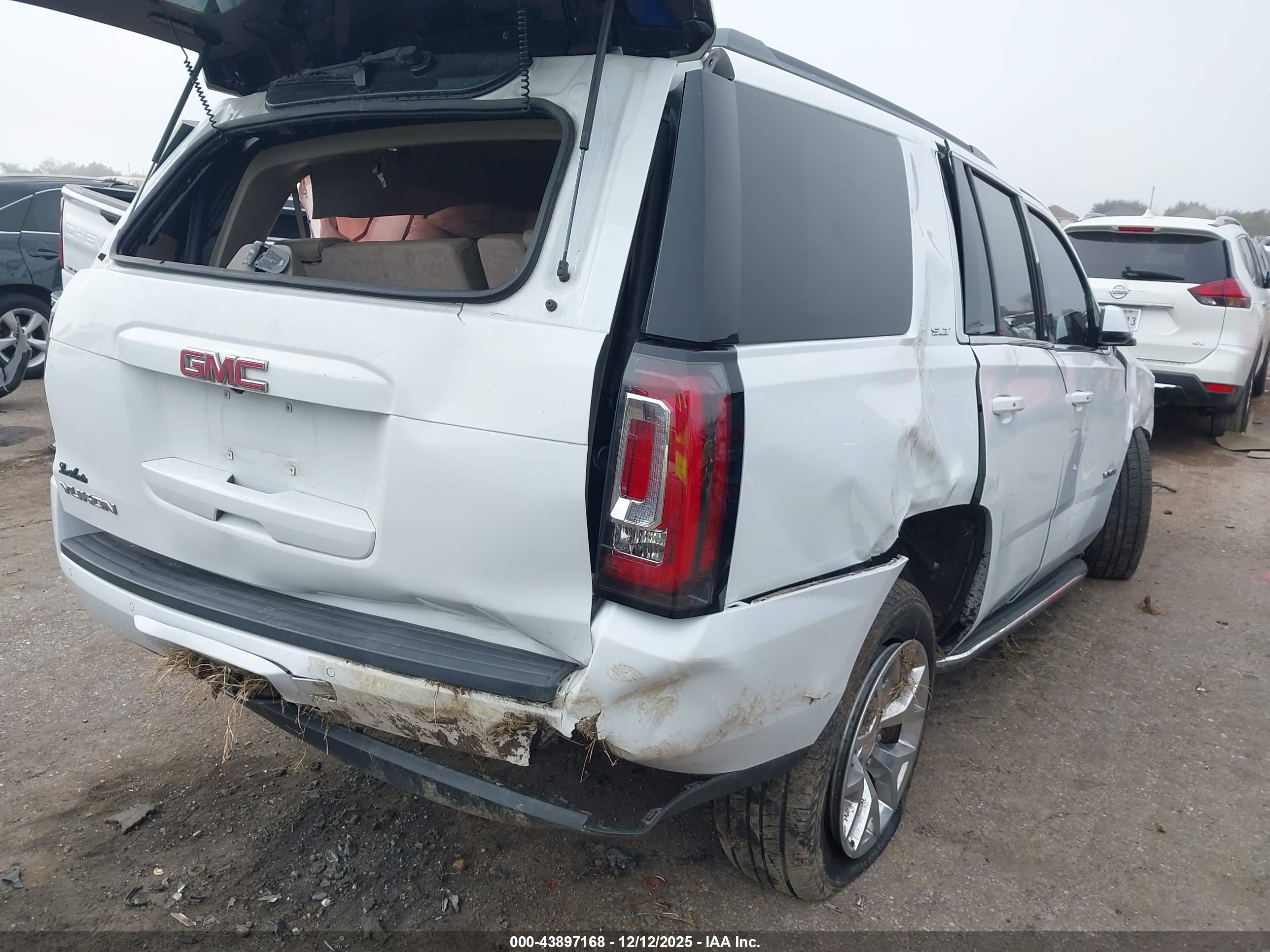 GMC YUKON image 4