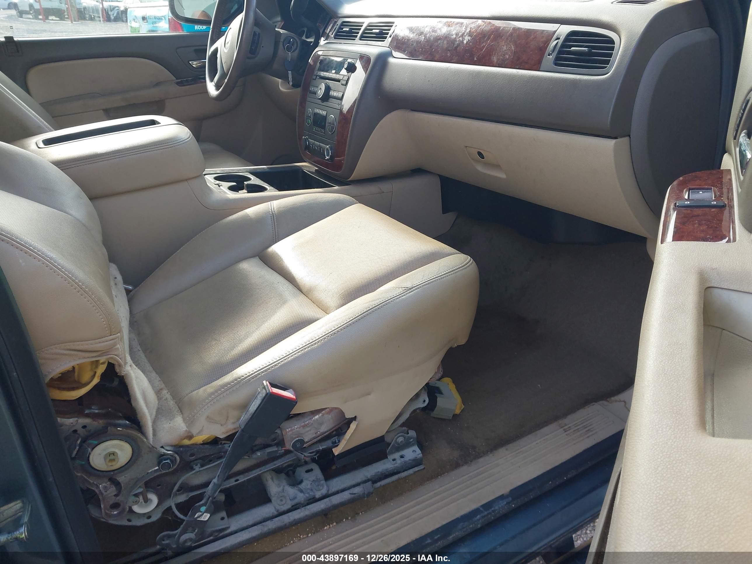 CHEVROLET SILVERADO image 5