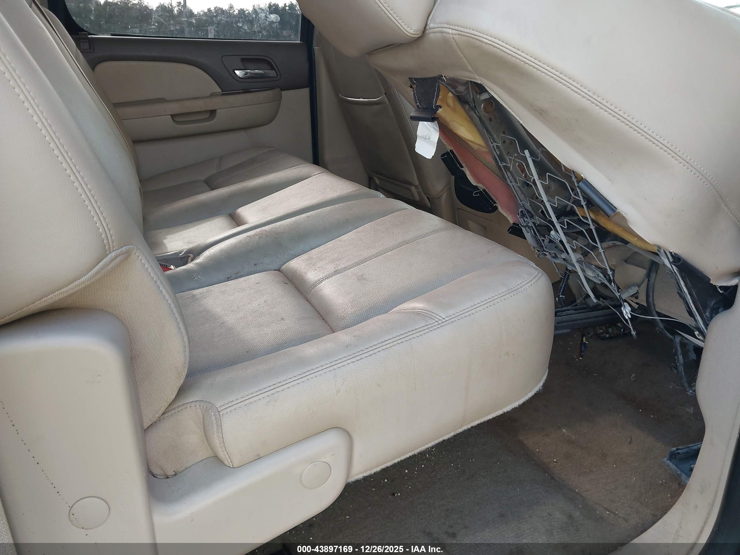 CHEVROLET SILVERADO image 8