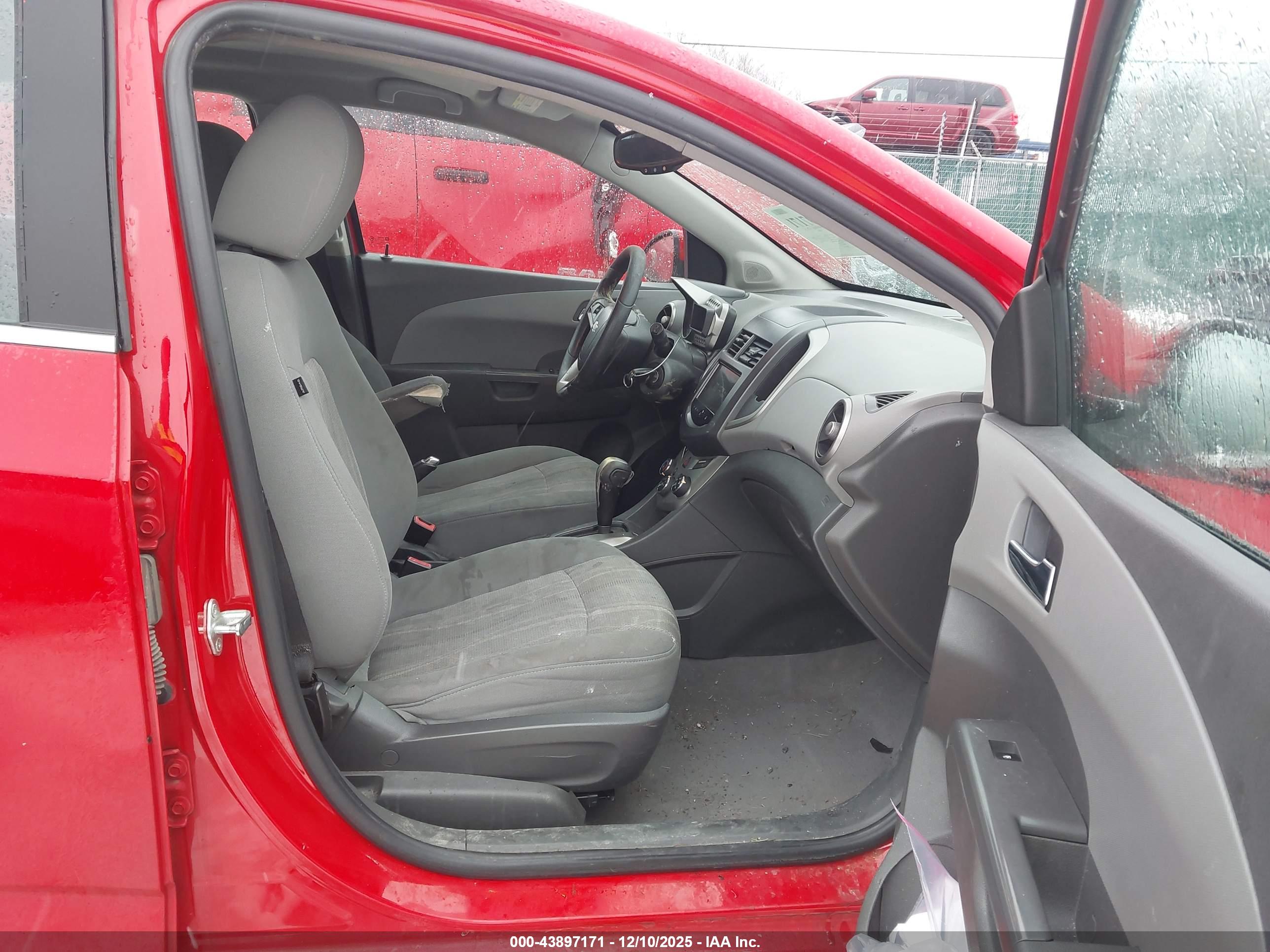 CHEVROLET SONIC image 5