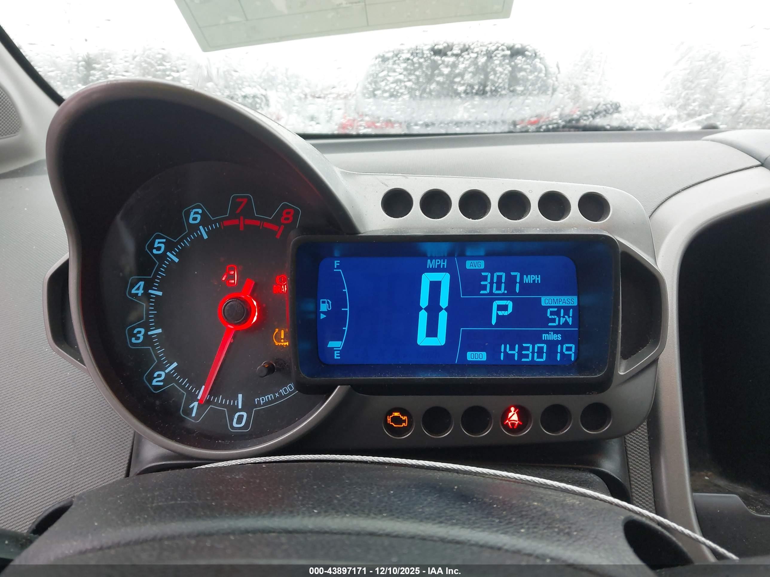 CHEVROLET SONIC image 7