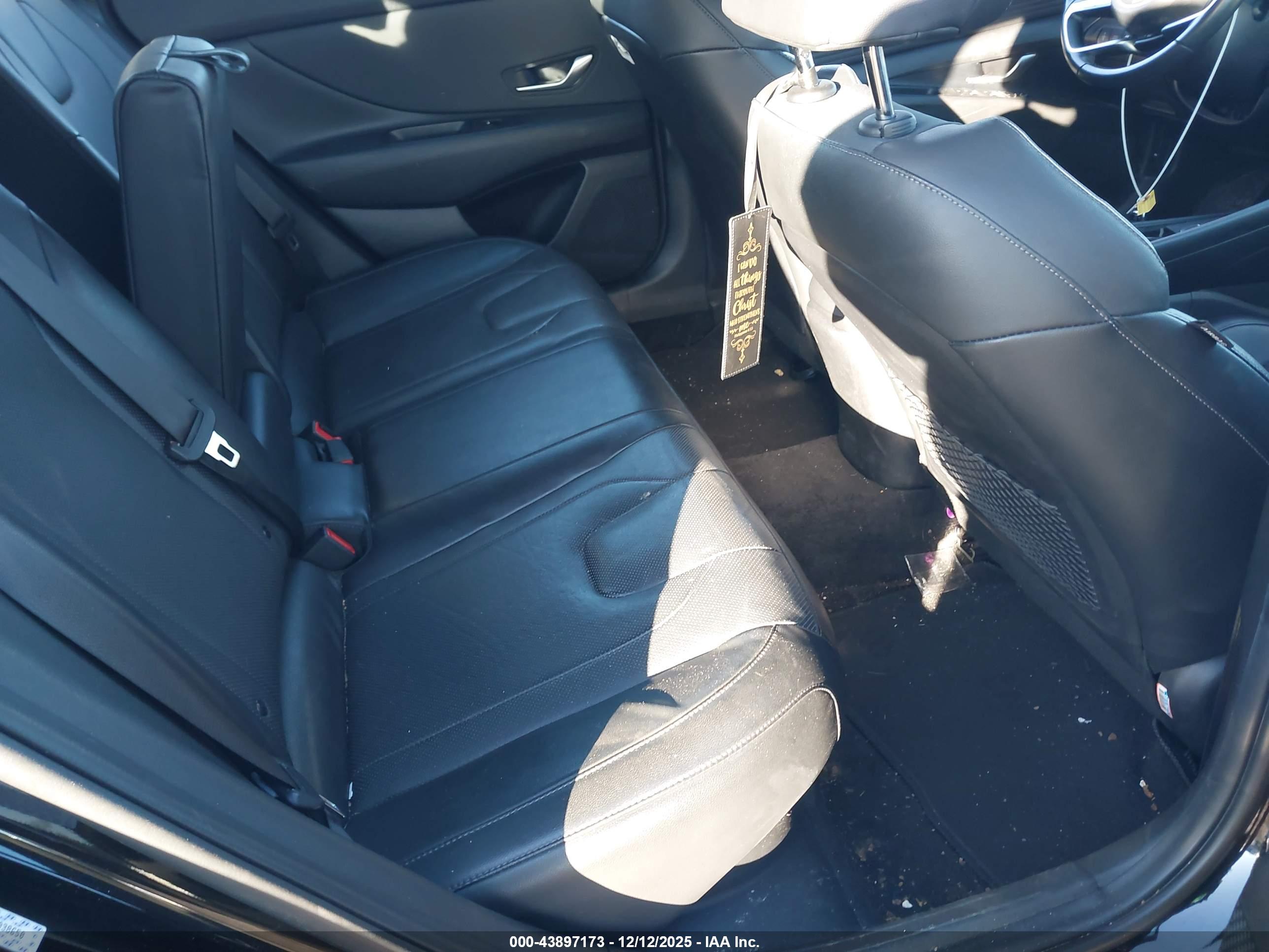 HYUNDAI ELANTRA image 8