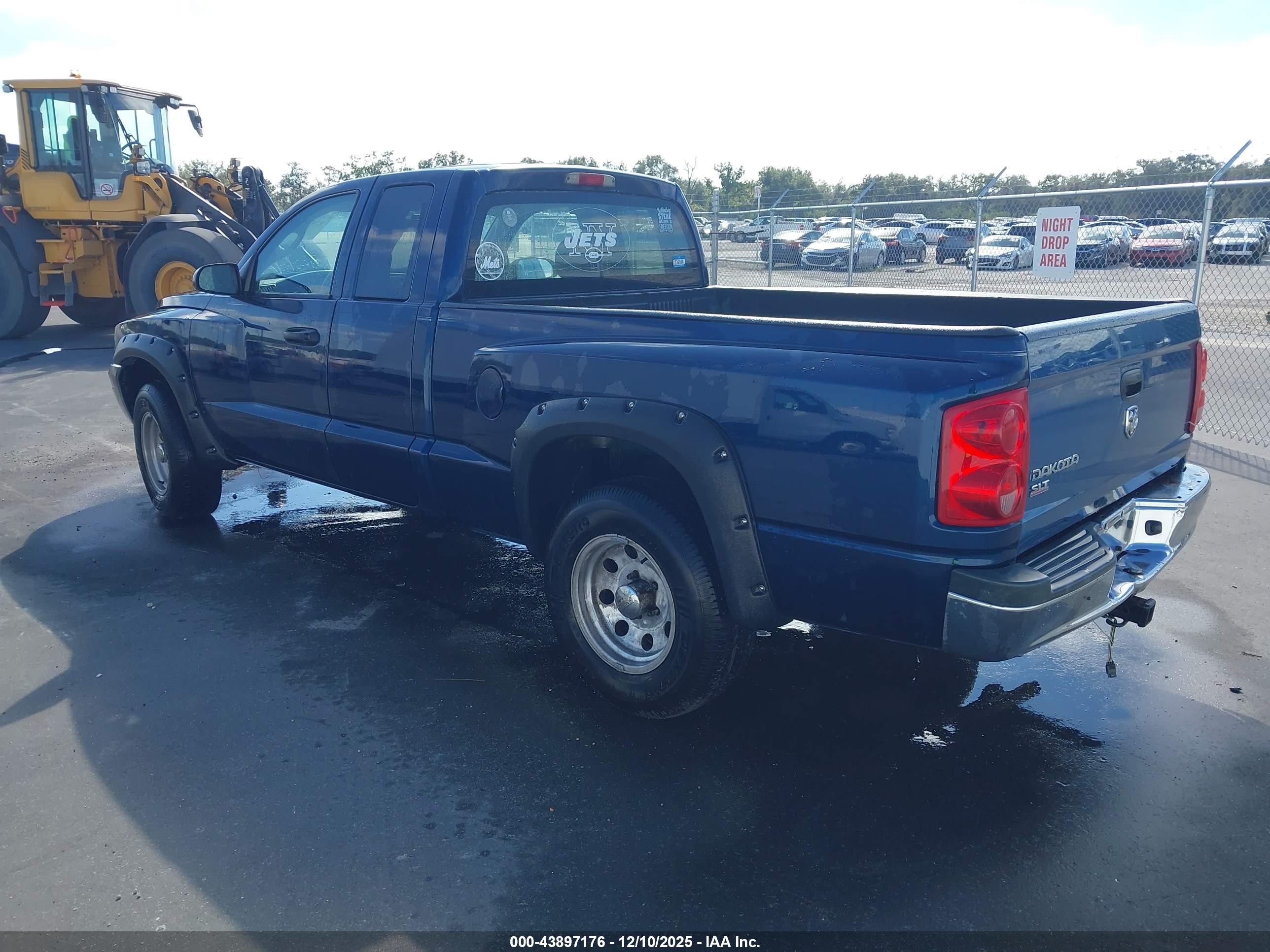 DODGE DAKOTA image 3