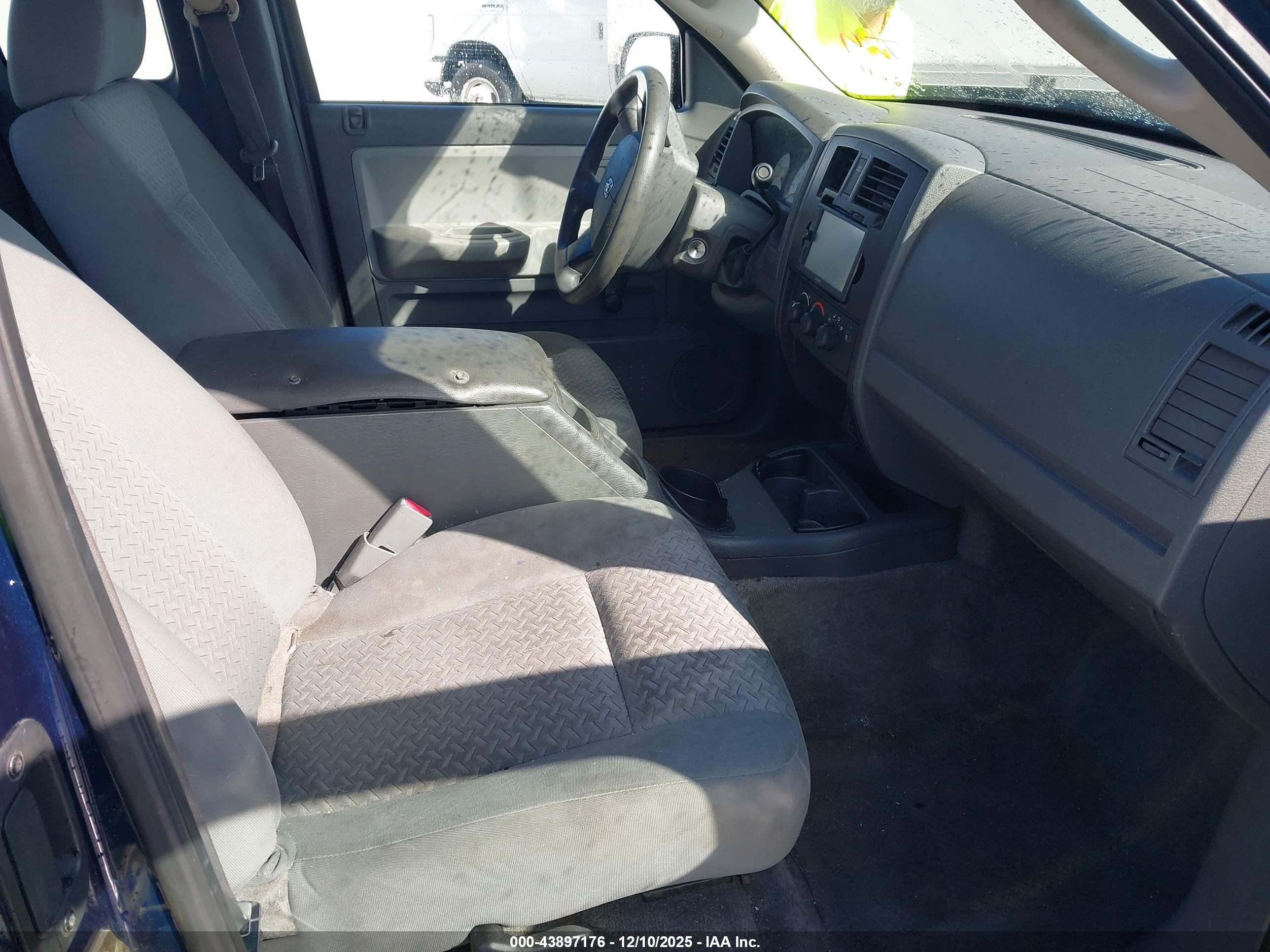 DODGE DAKOTA image 5