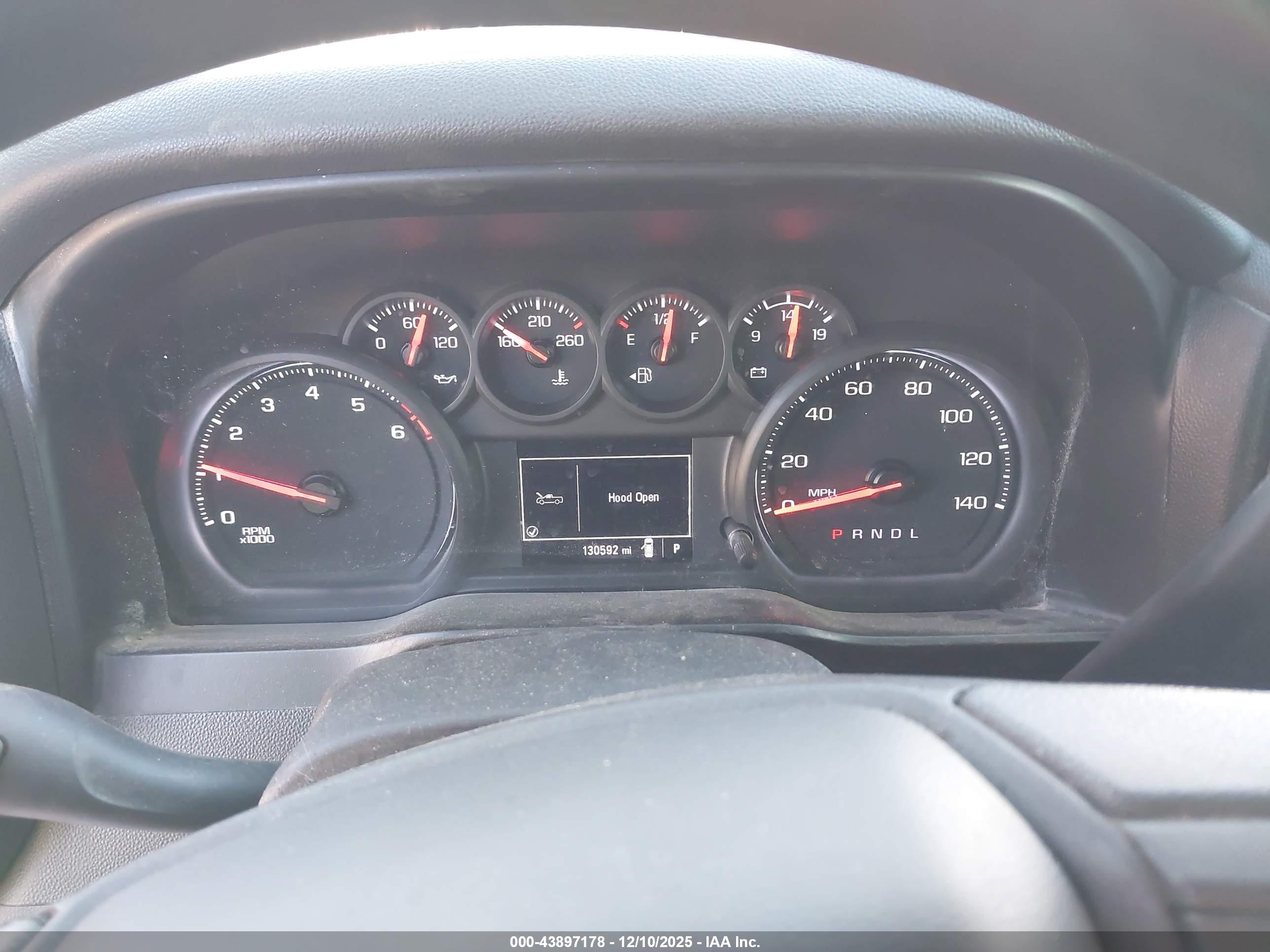 CHEVROLET SILVERADO image 7