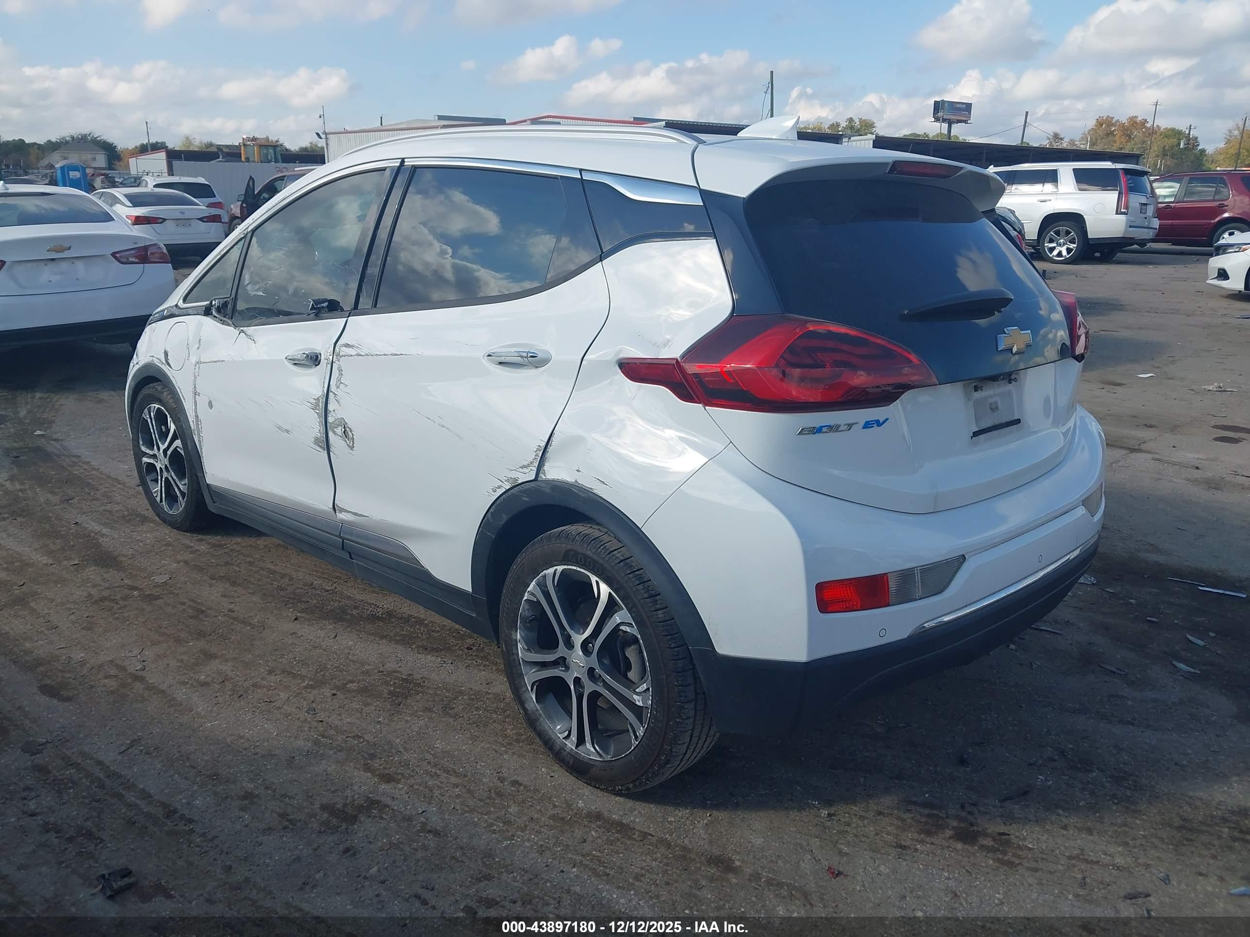 CHEVROLET BOLT image 3