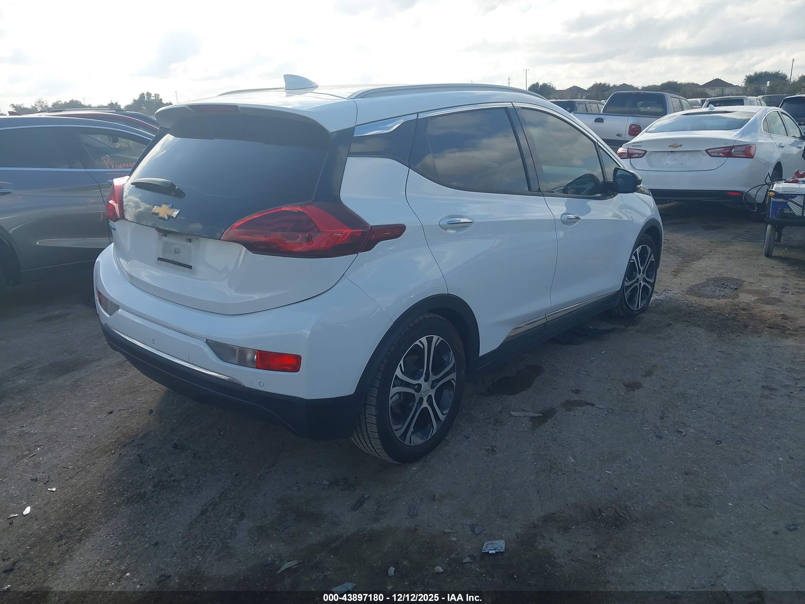 CHEVROLET BOLT image 4