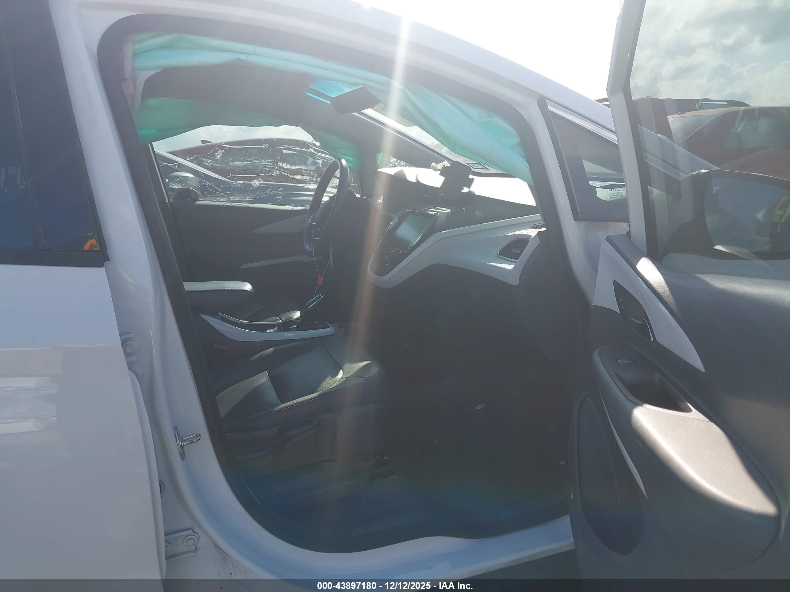 CHEVROLET BOLT image 5