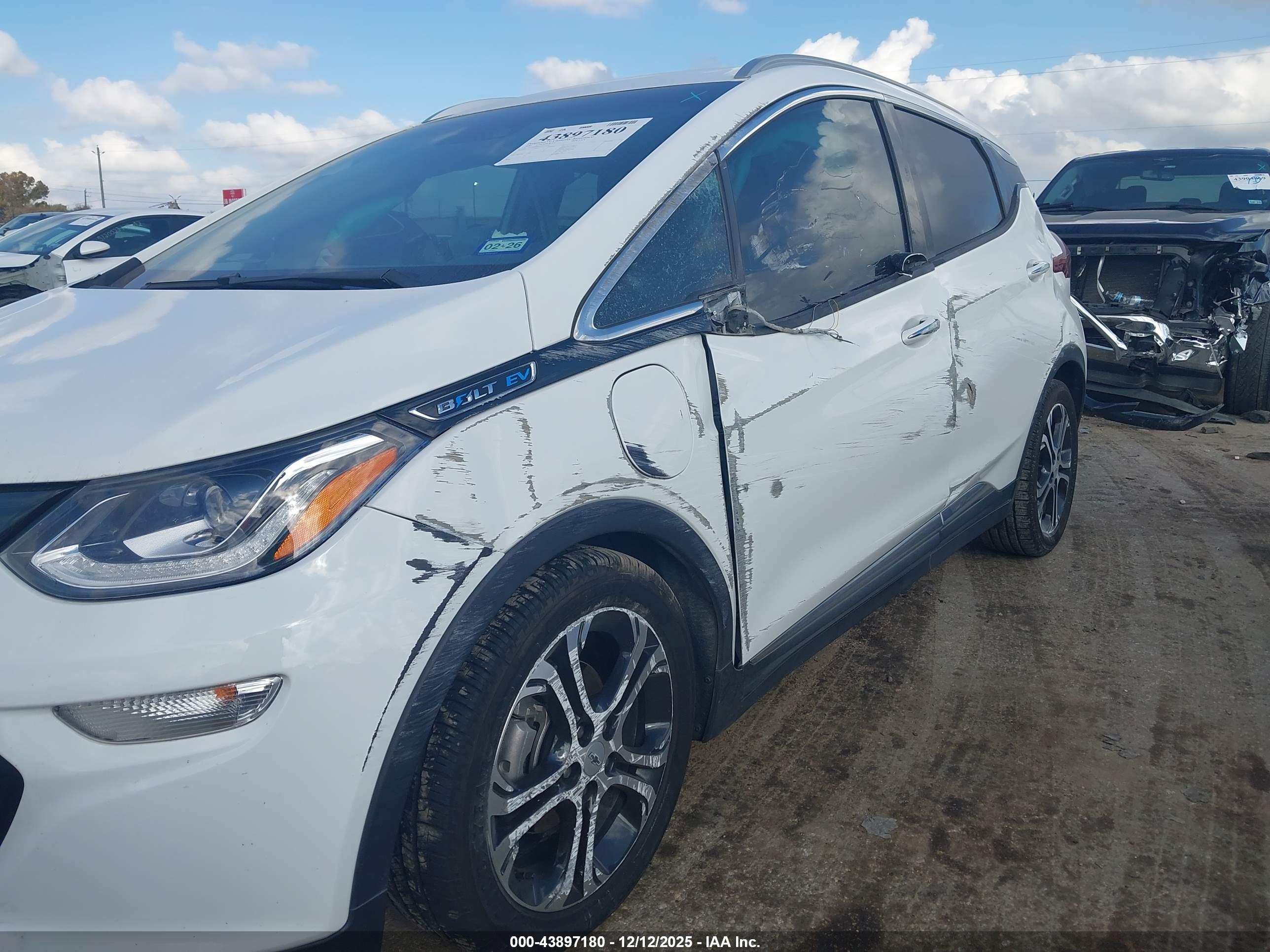 CHEVROLET BOLT image 6