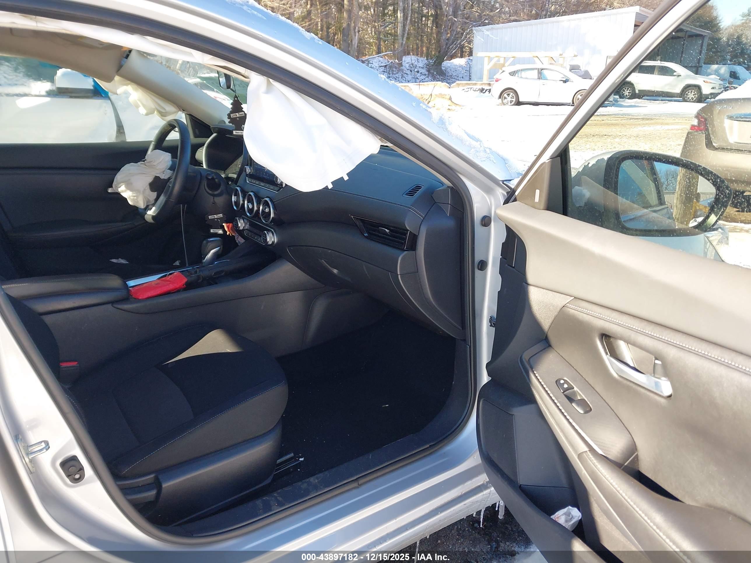 NISSAN SENTRA image 5