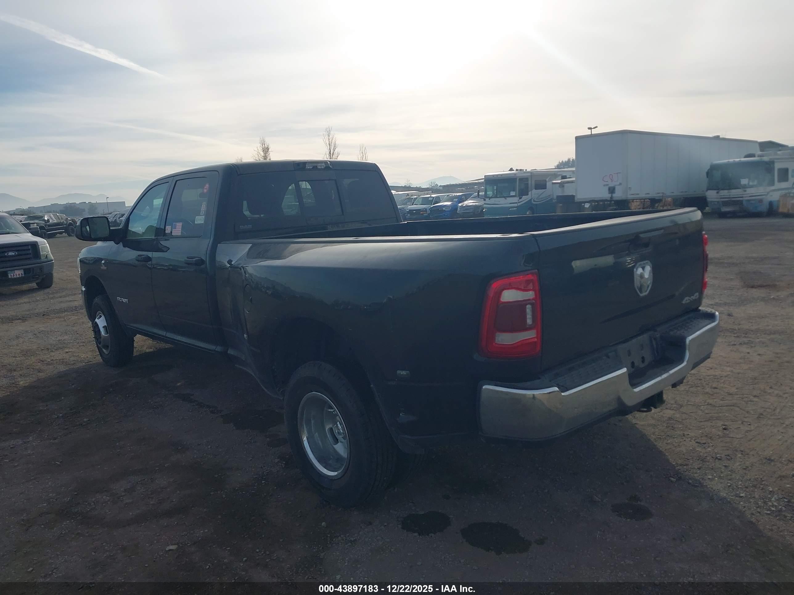 RAM 3500 image 3