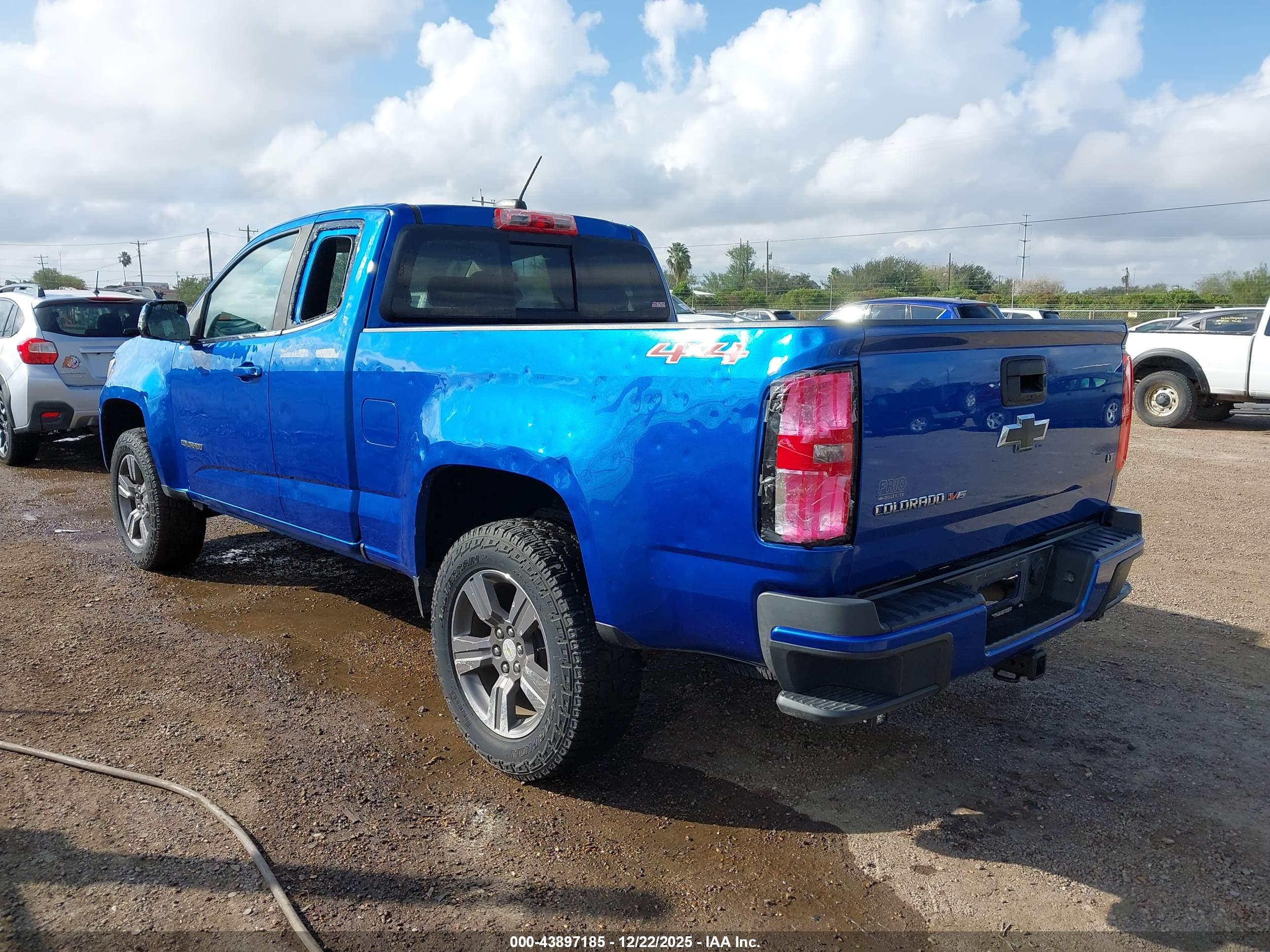 CHEVROLET COLORADO image 3