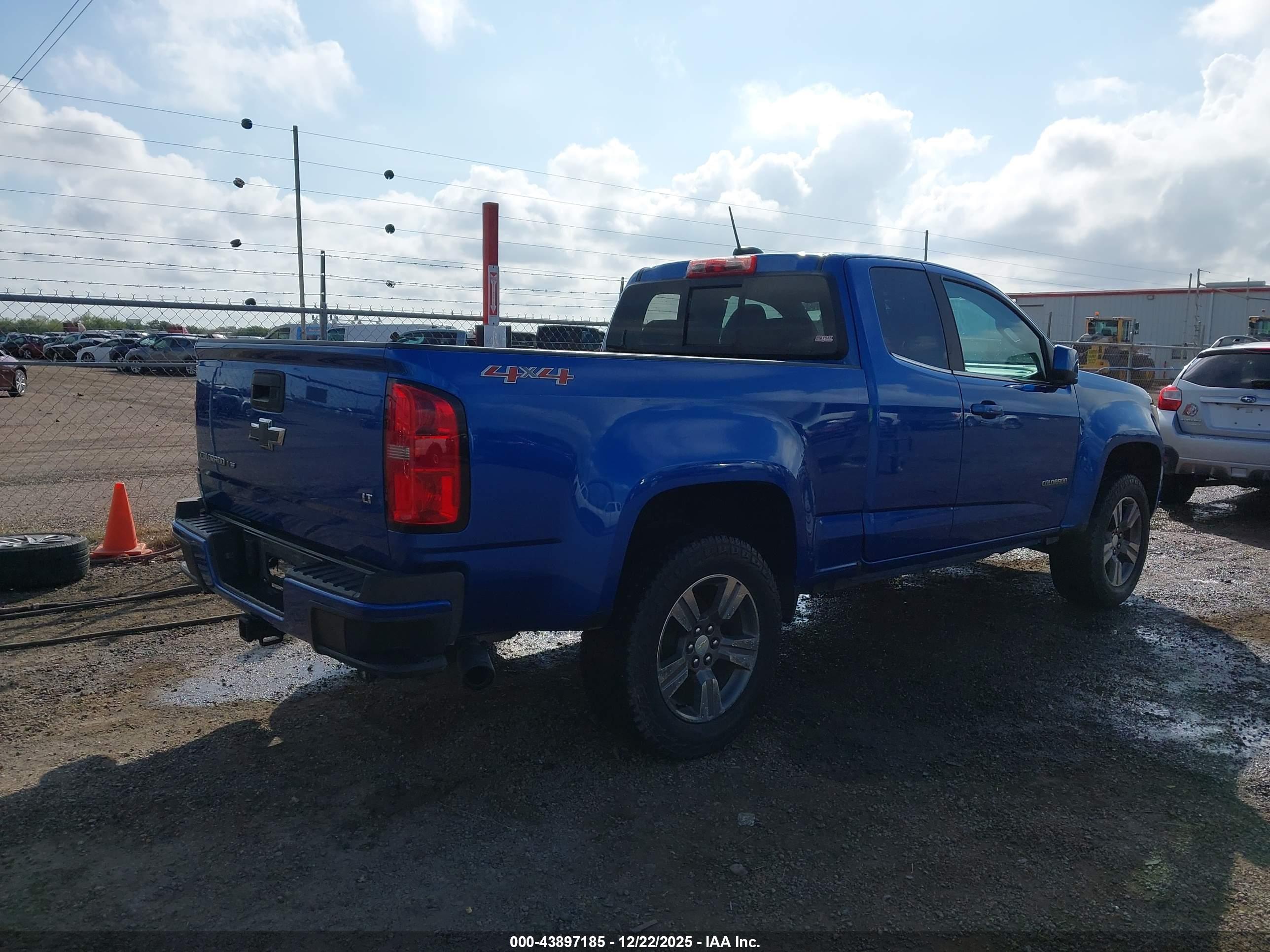 CHEVROLET COLORADO image 4
