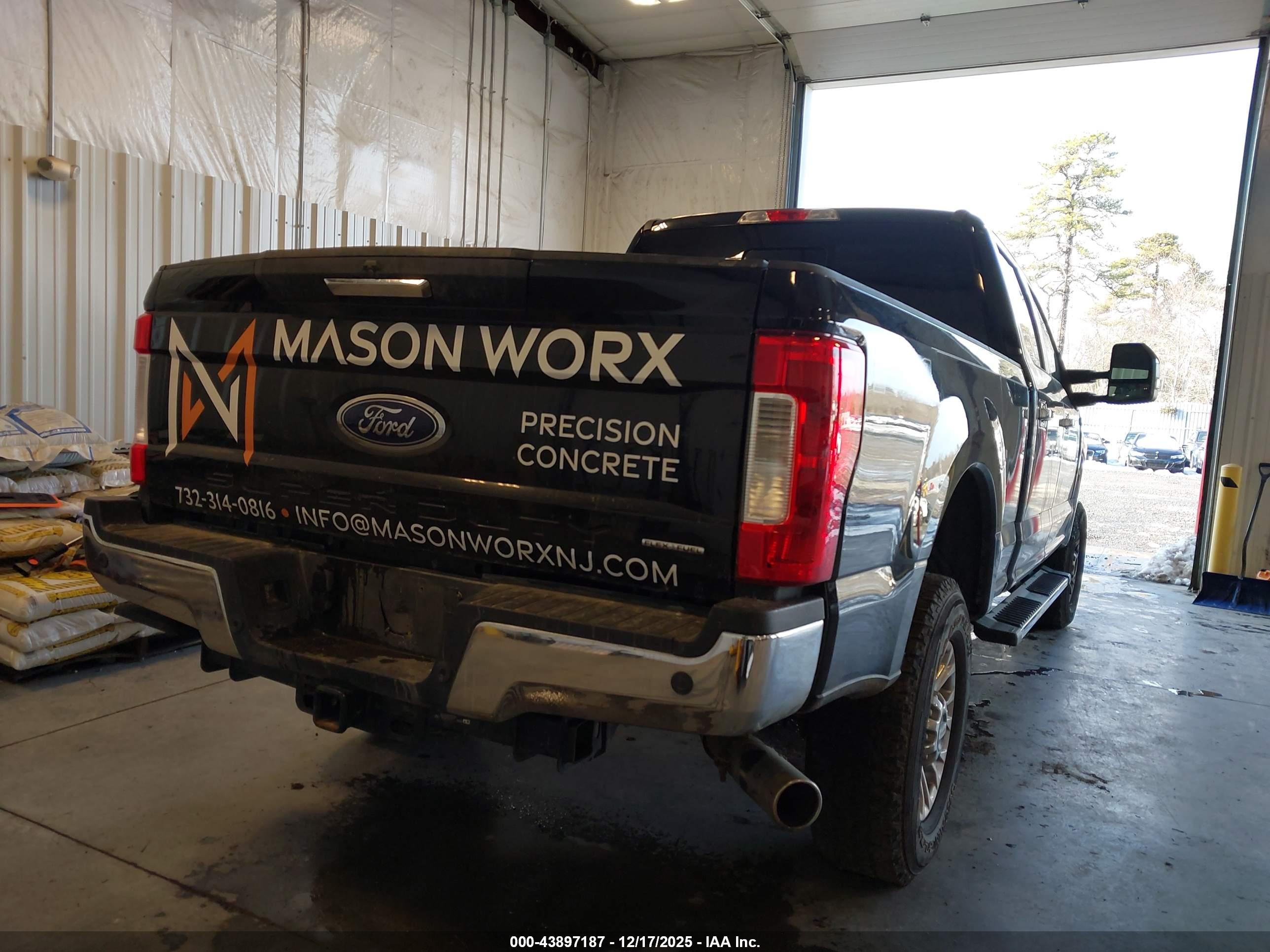 FORD F-350 image 4
