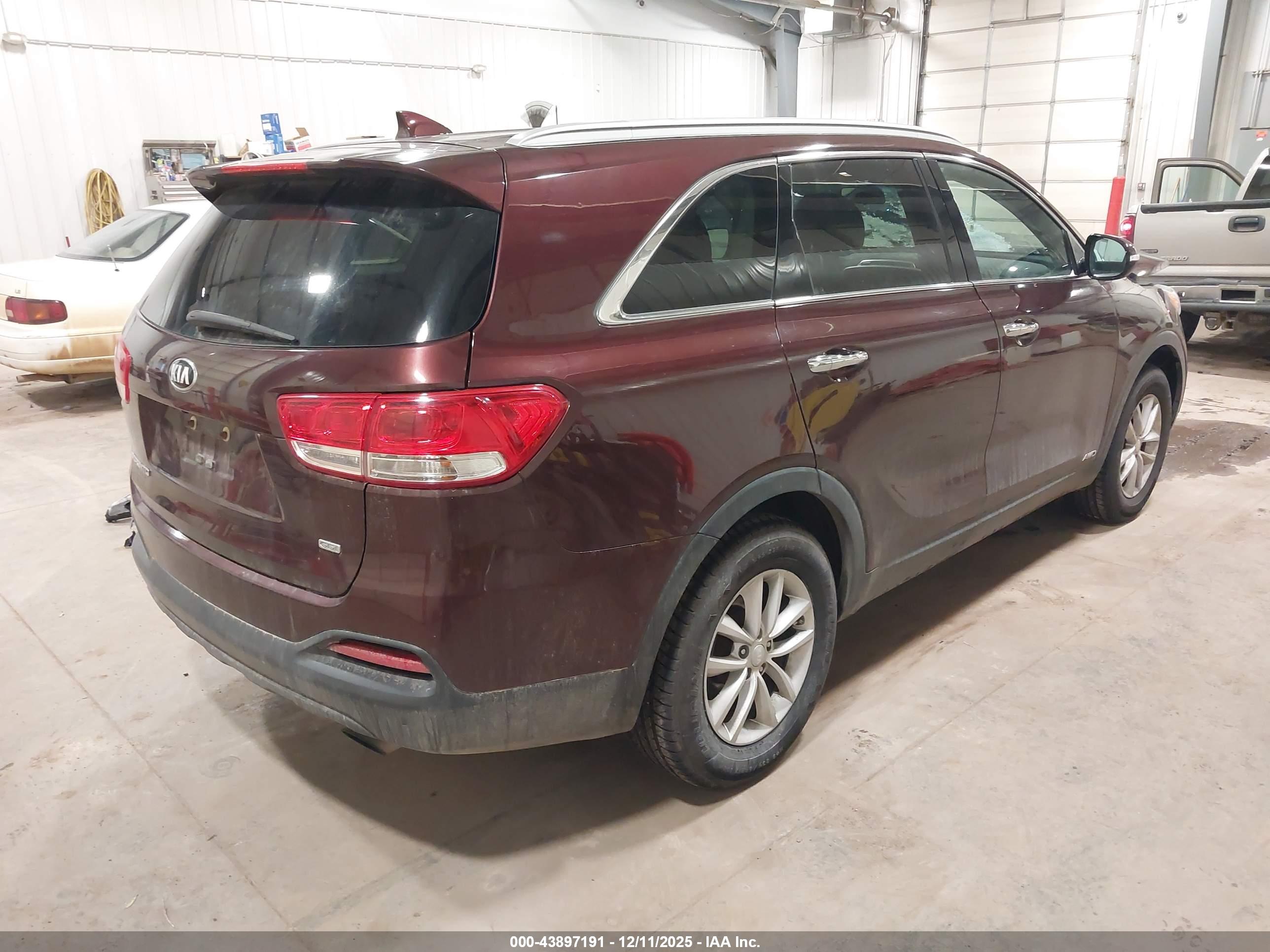 KIA SORENTO image 4