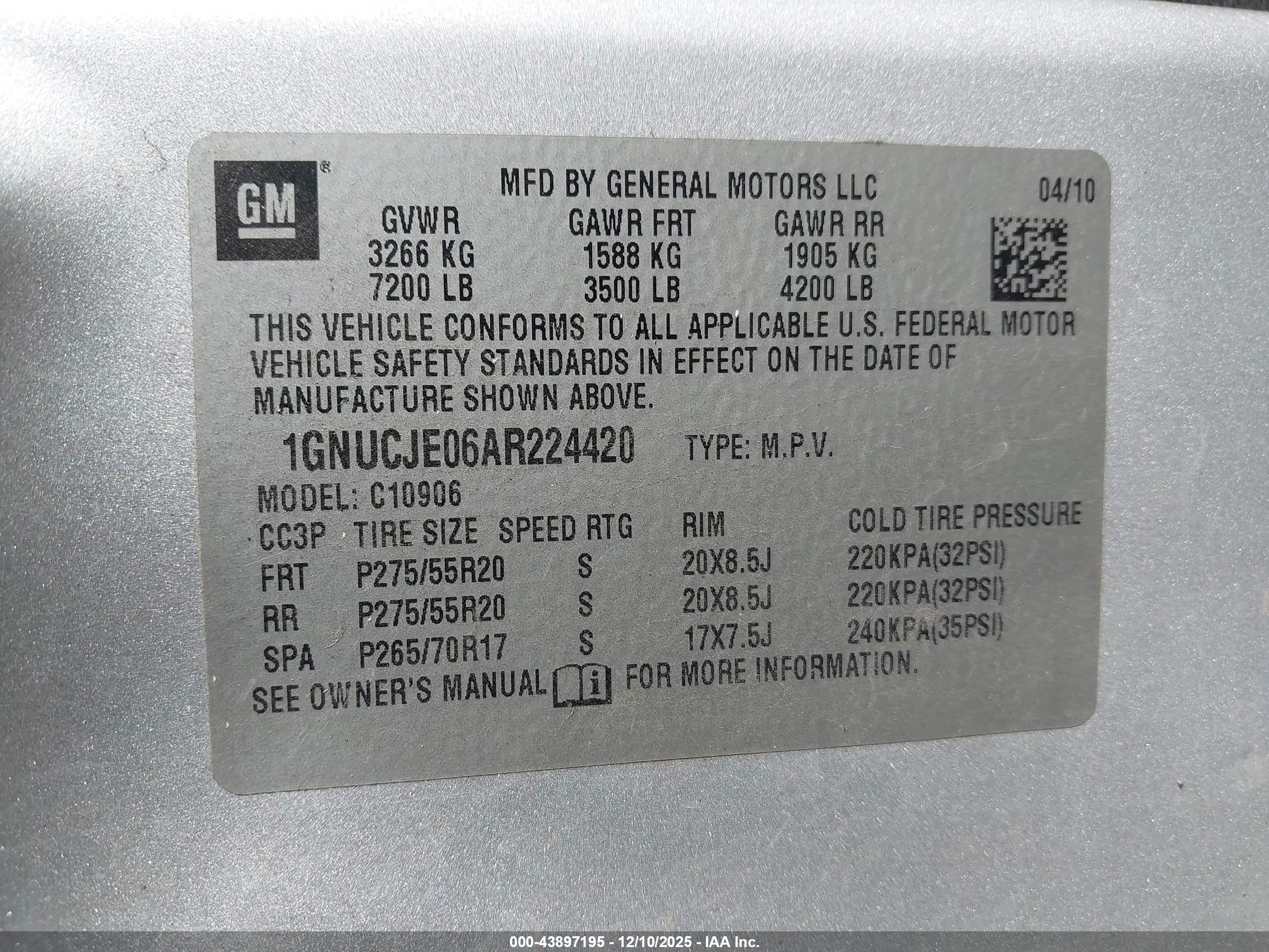 CHEVROLET SUBURBAN image 9