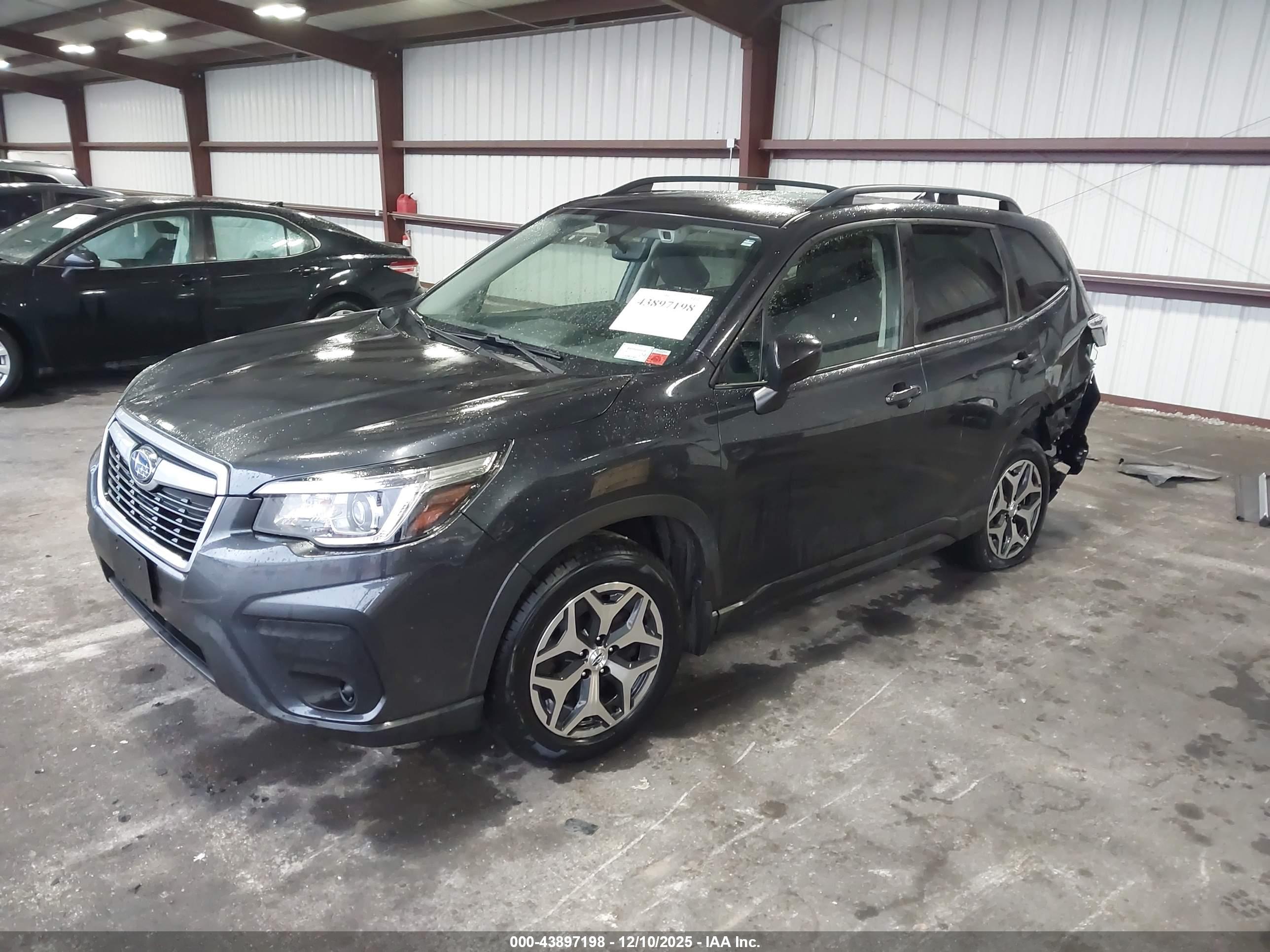 SUBARU FORESTER image 2