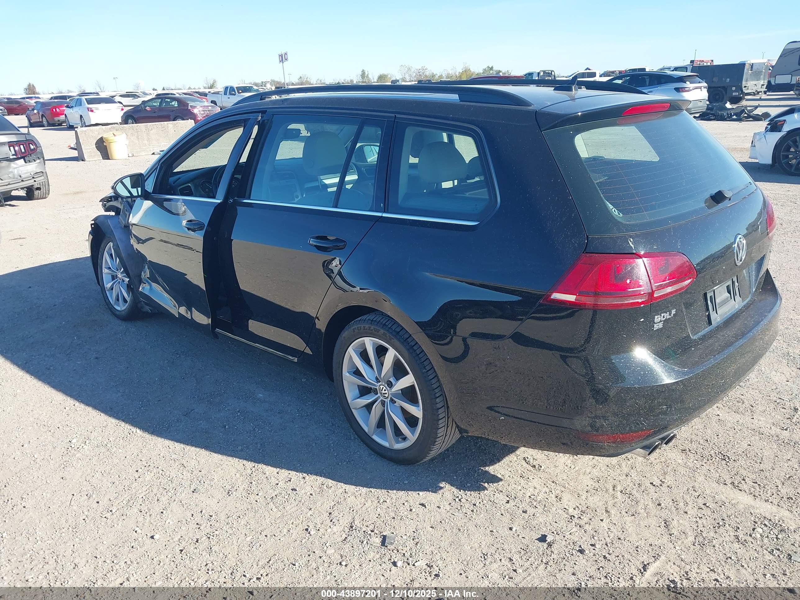 VOLKSWAGEN GOLF image 3