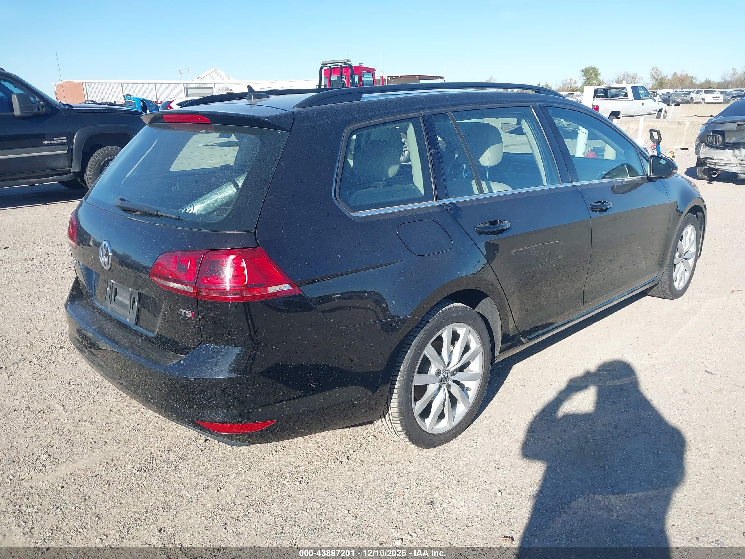 VOLKSWAGEN GOLF image 4