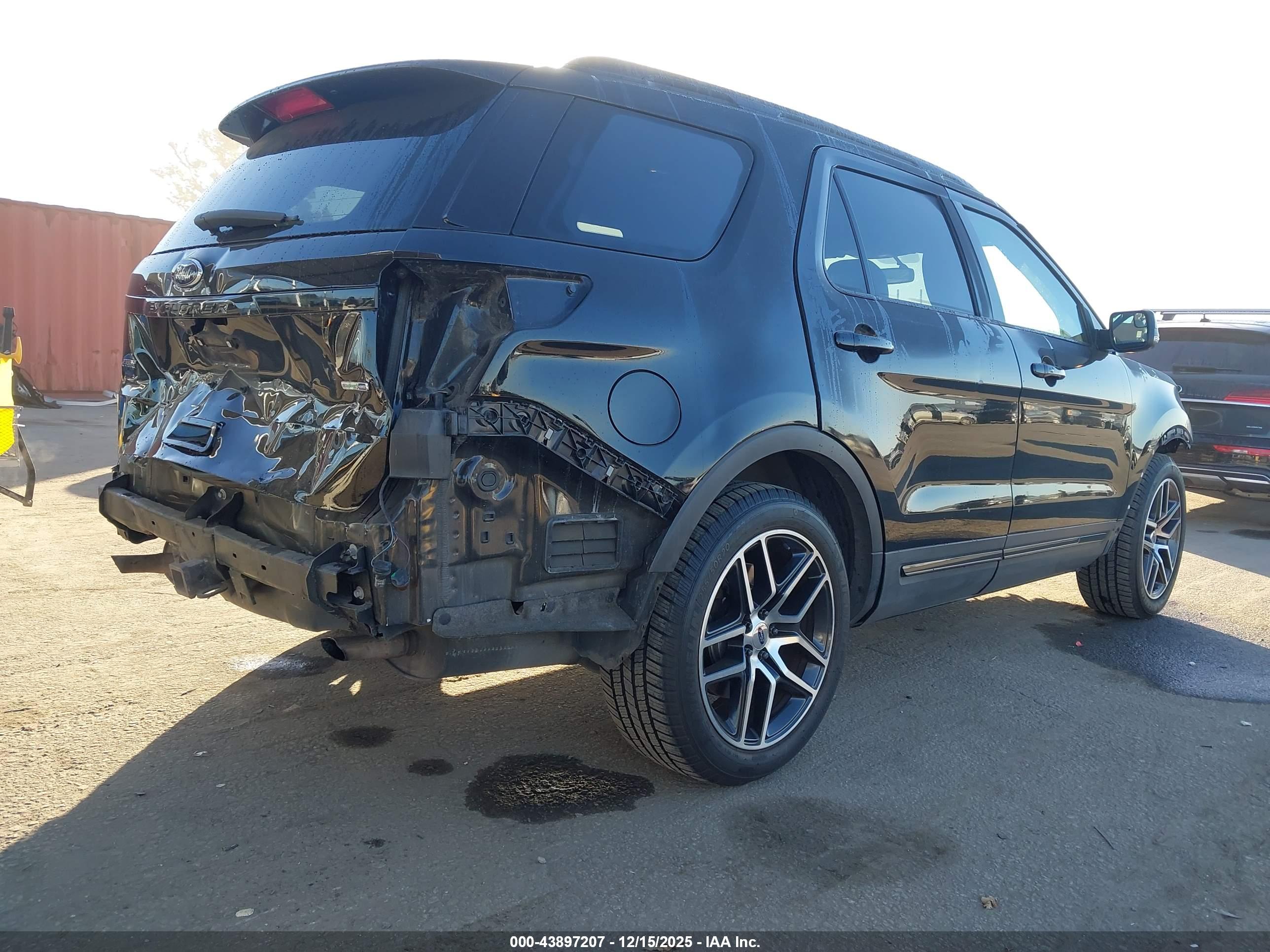 FORD EXPLORER image 4