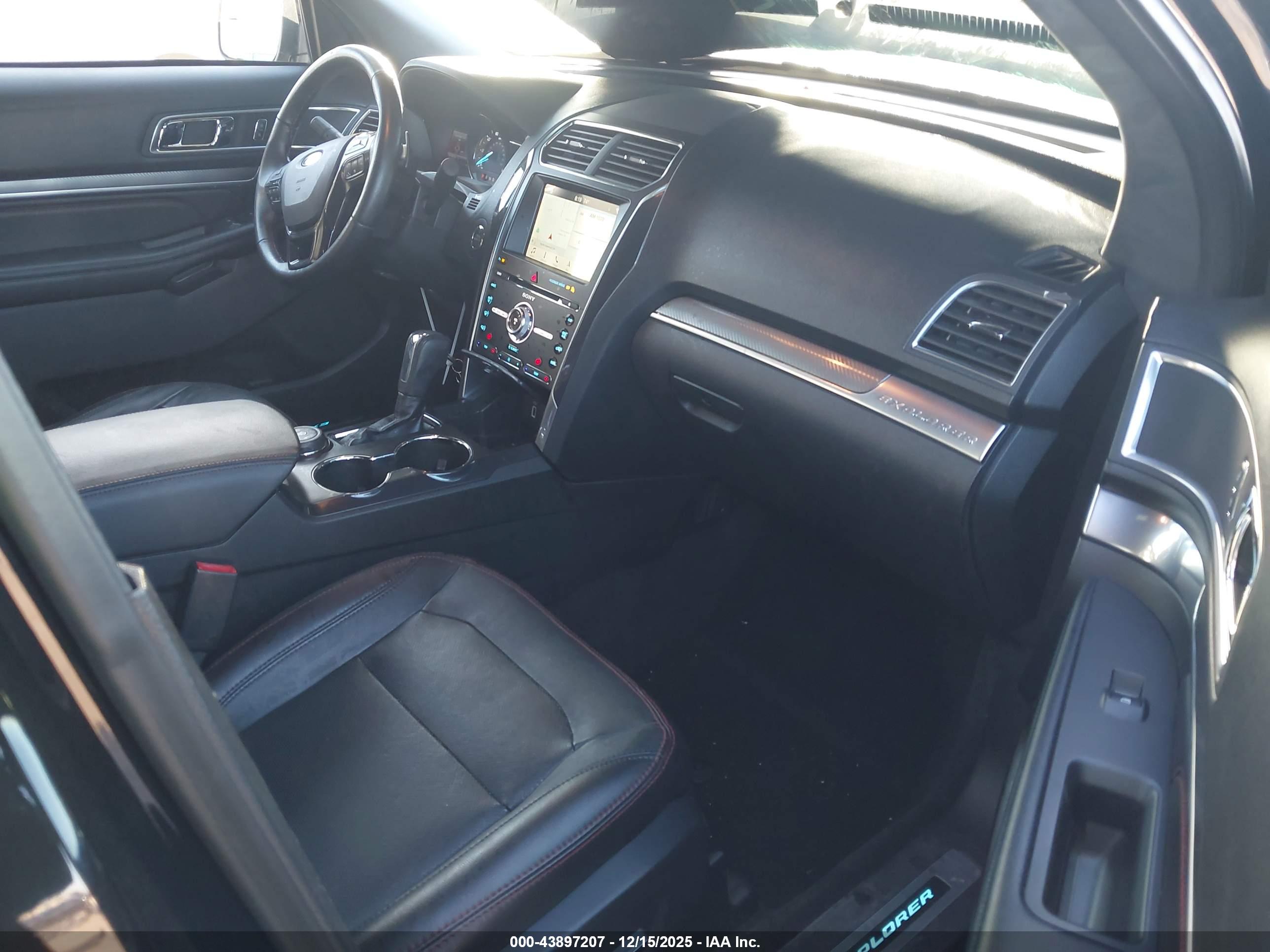FORD EXPLORER image 5