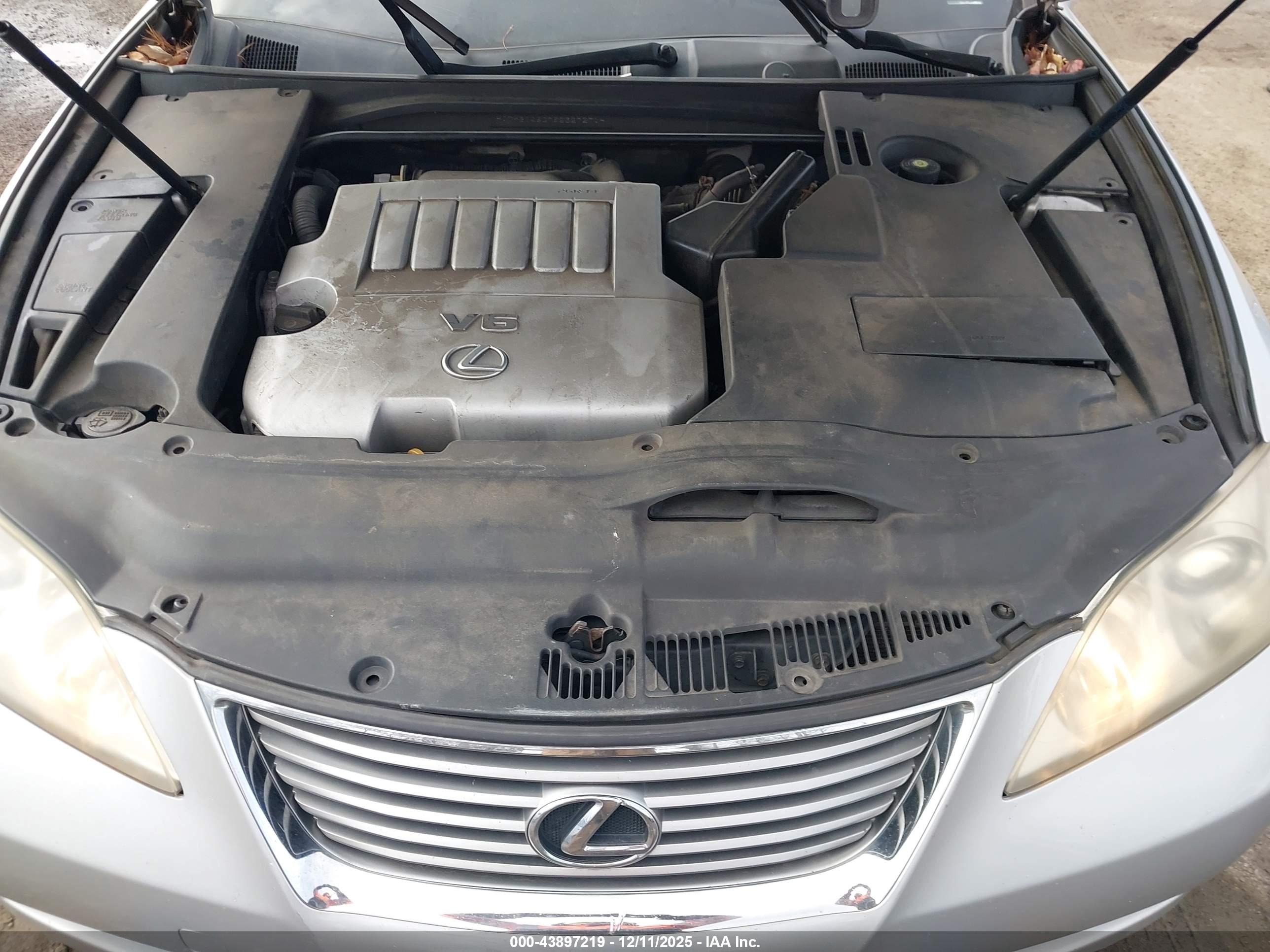 LEXUS ES image 10