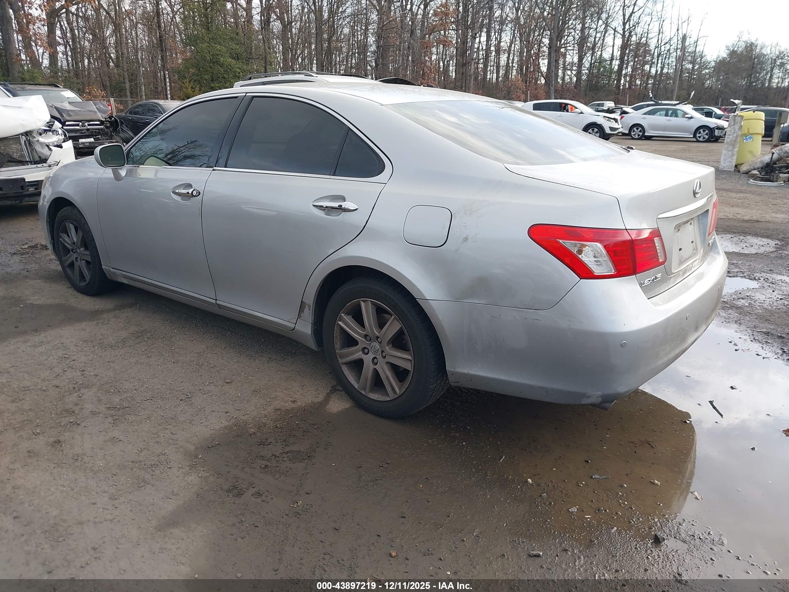 LEXUS ES image 3