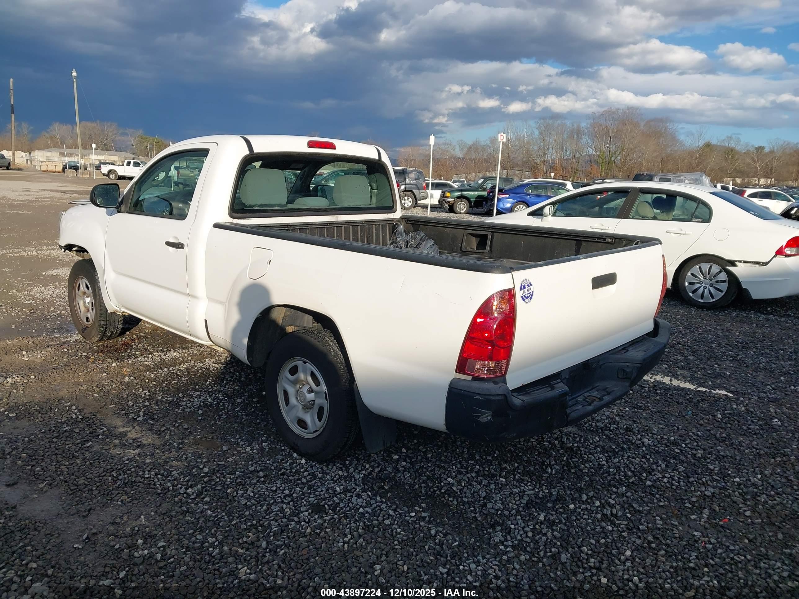 TOYOTA TACOMA image 3