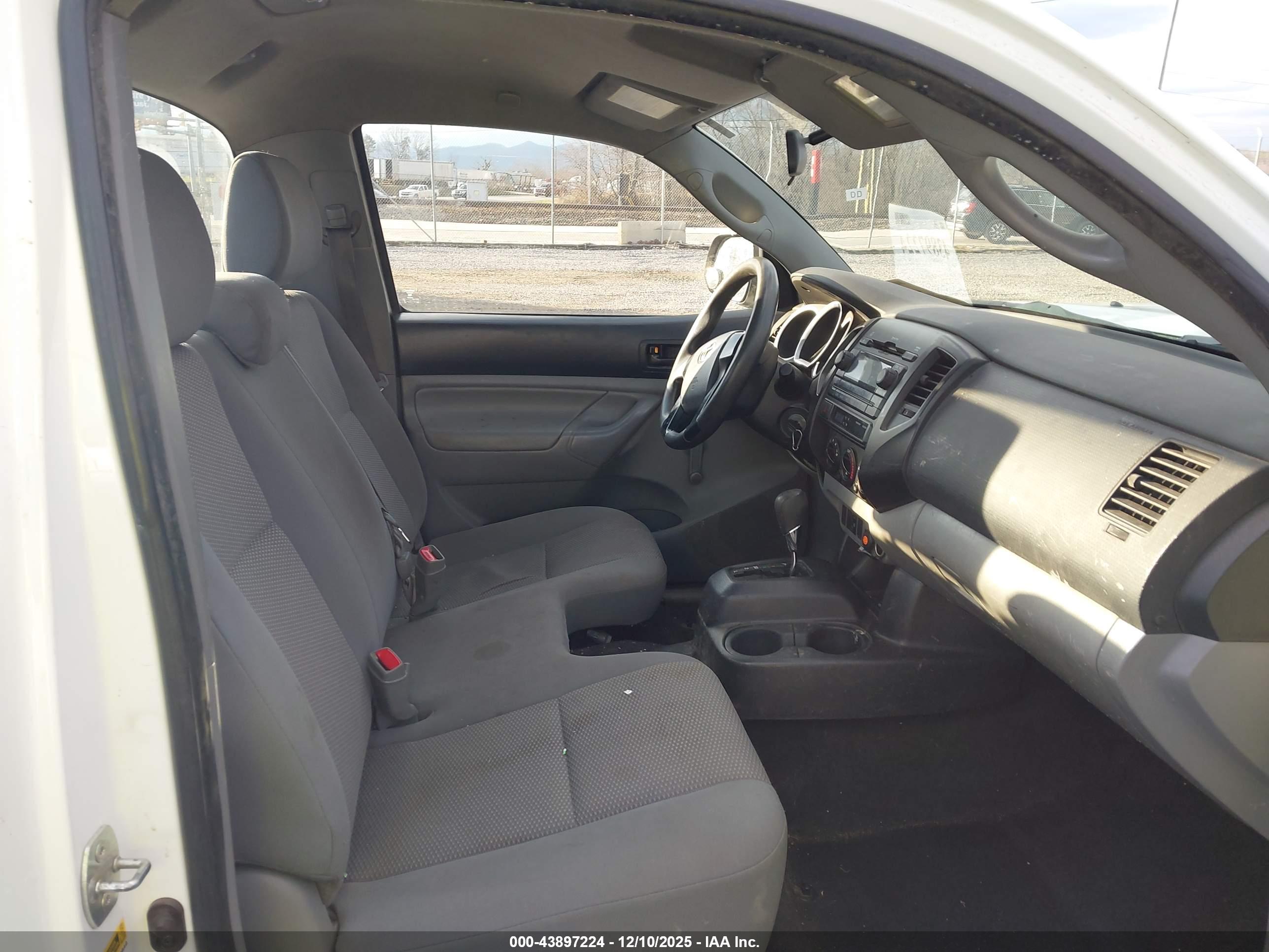 TOYOTA TACOMA image 5