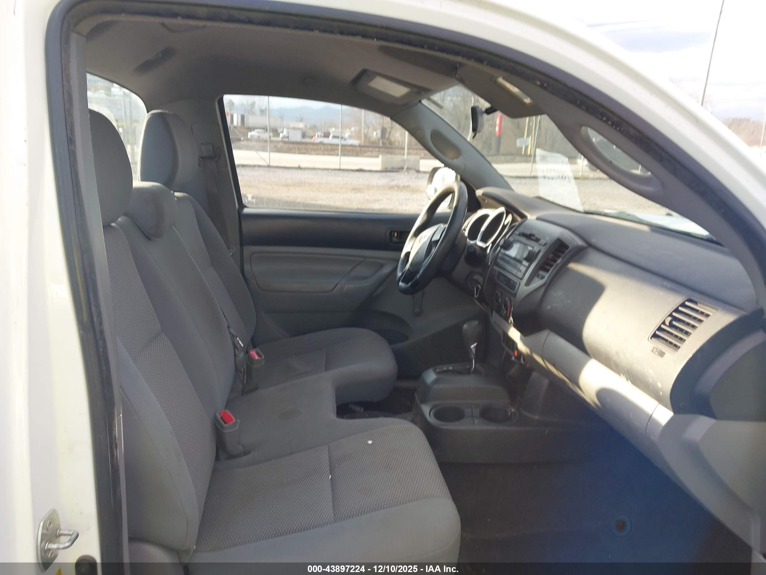TOYOTA TACOMA image 8
