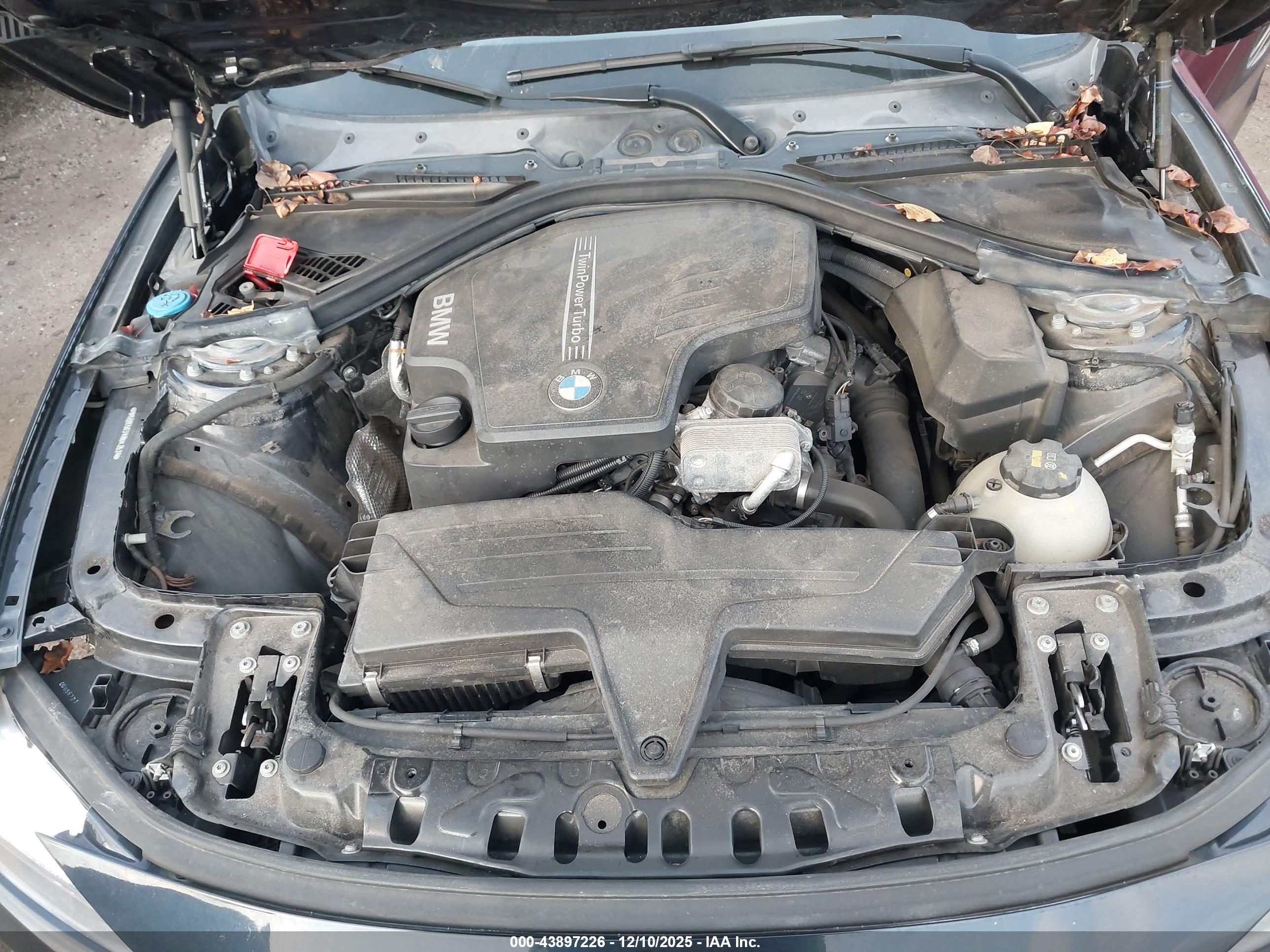 BMW 320I image 10