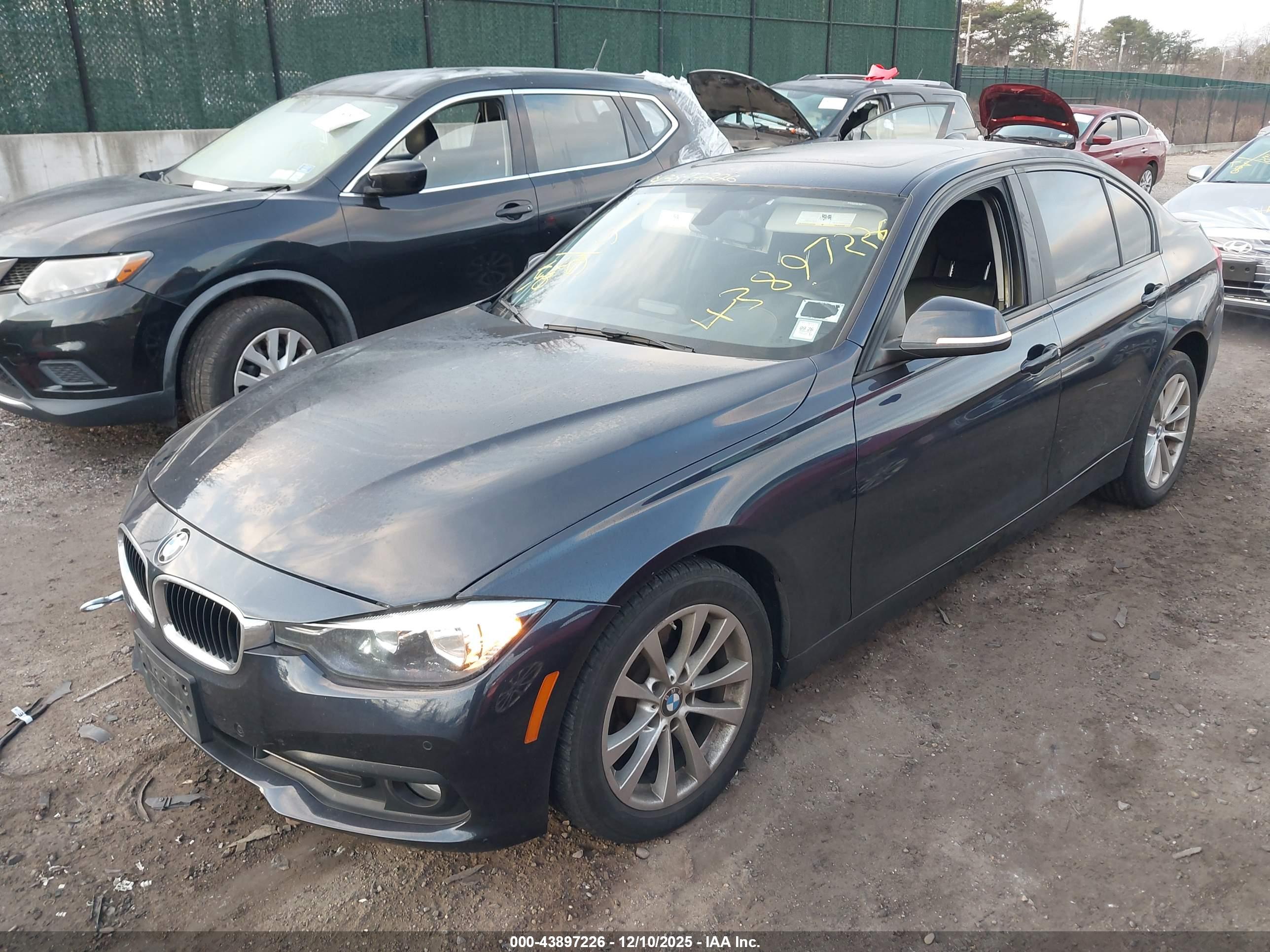 BMW 320I image 2