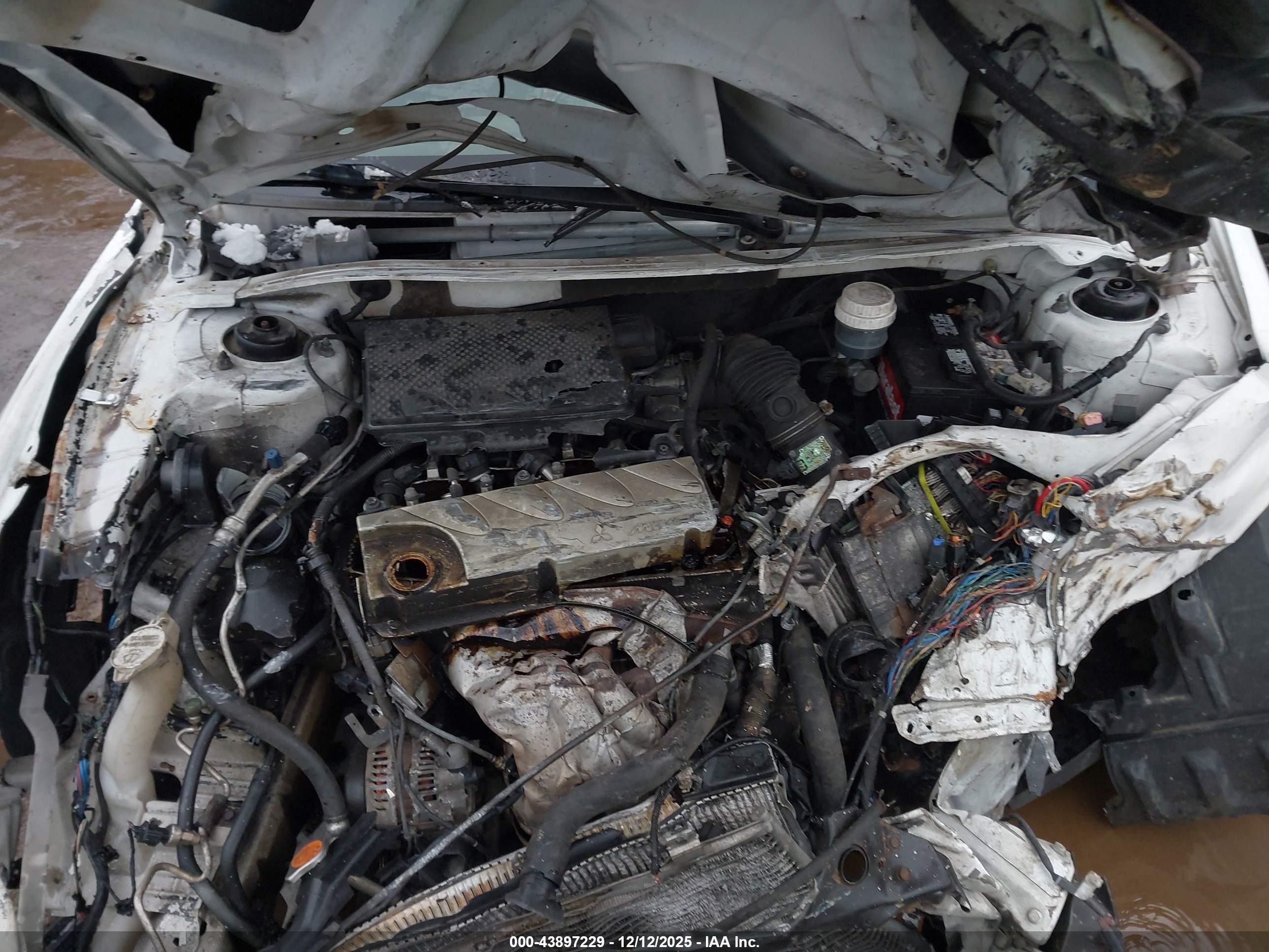MITSUBISHI GALANT image 10