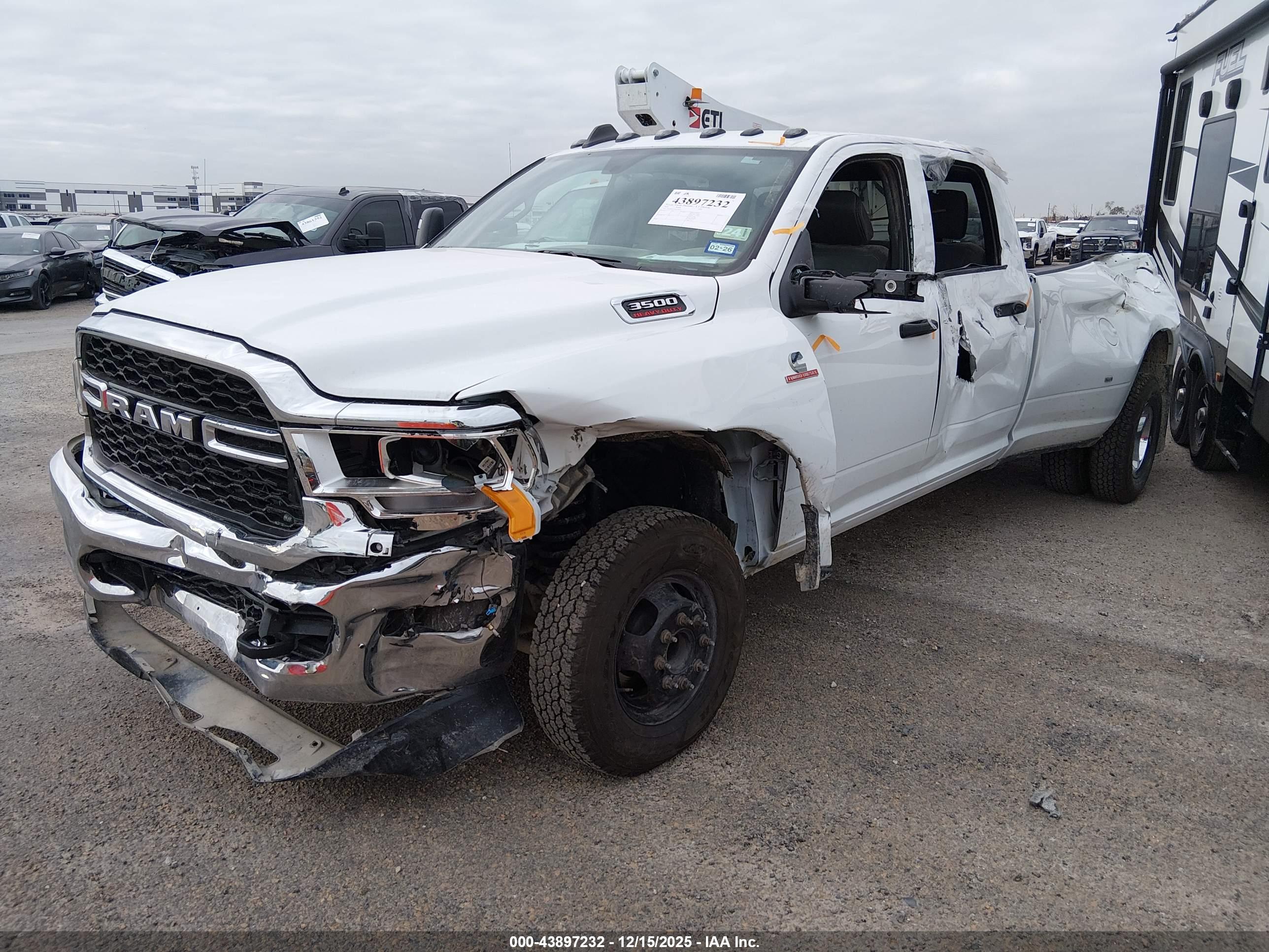 RAM 3500 image 2