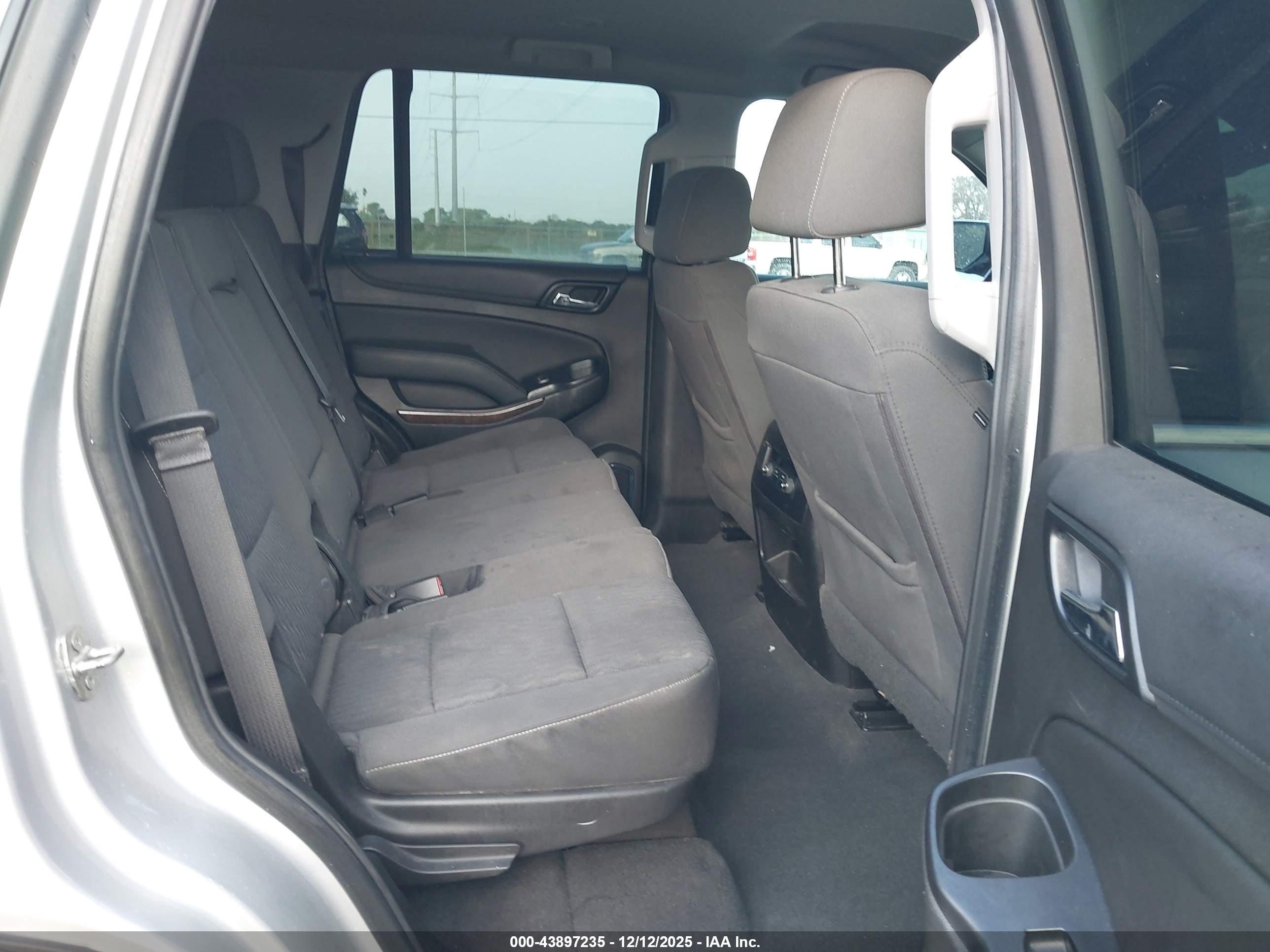 CHEVROLET TAHOE image 8