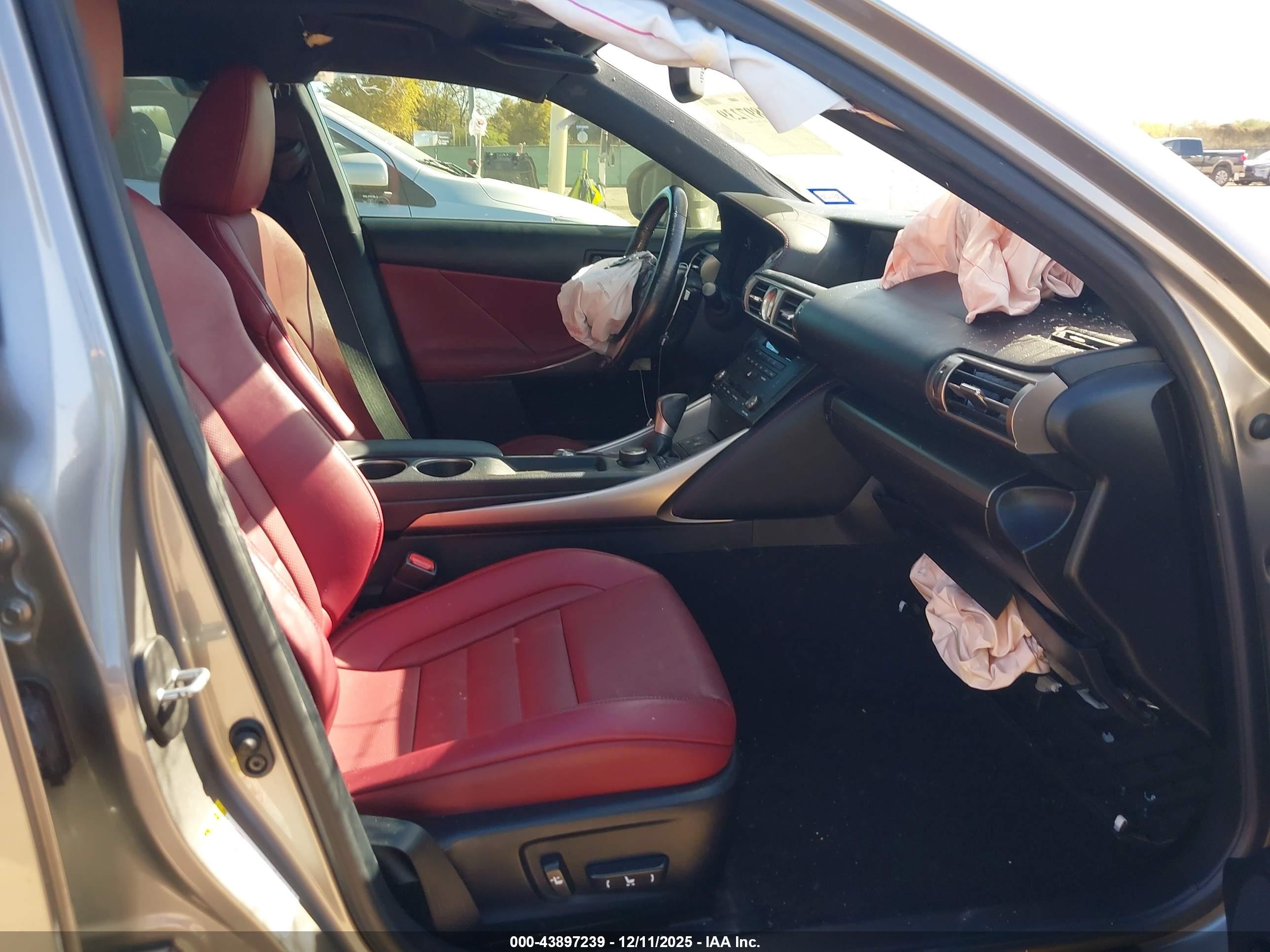 LEXUS IS image 5
