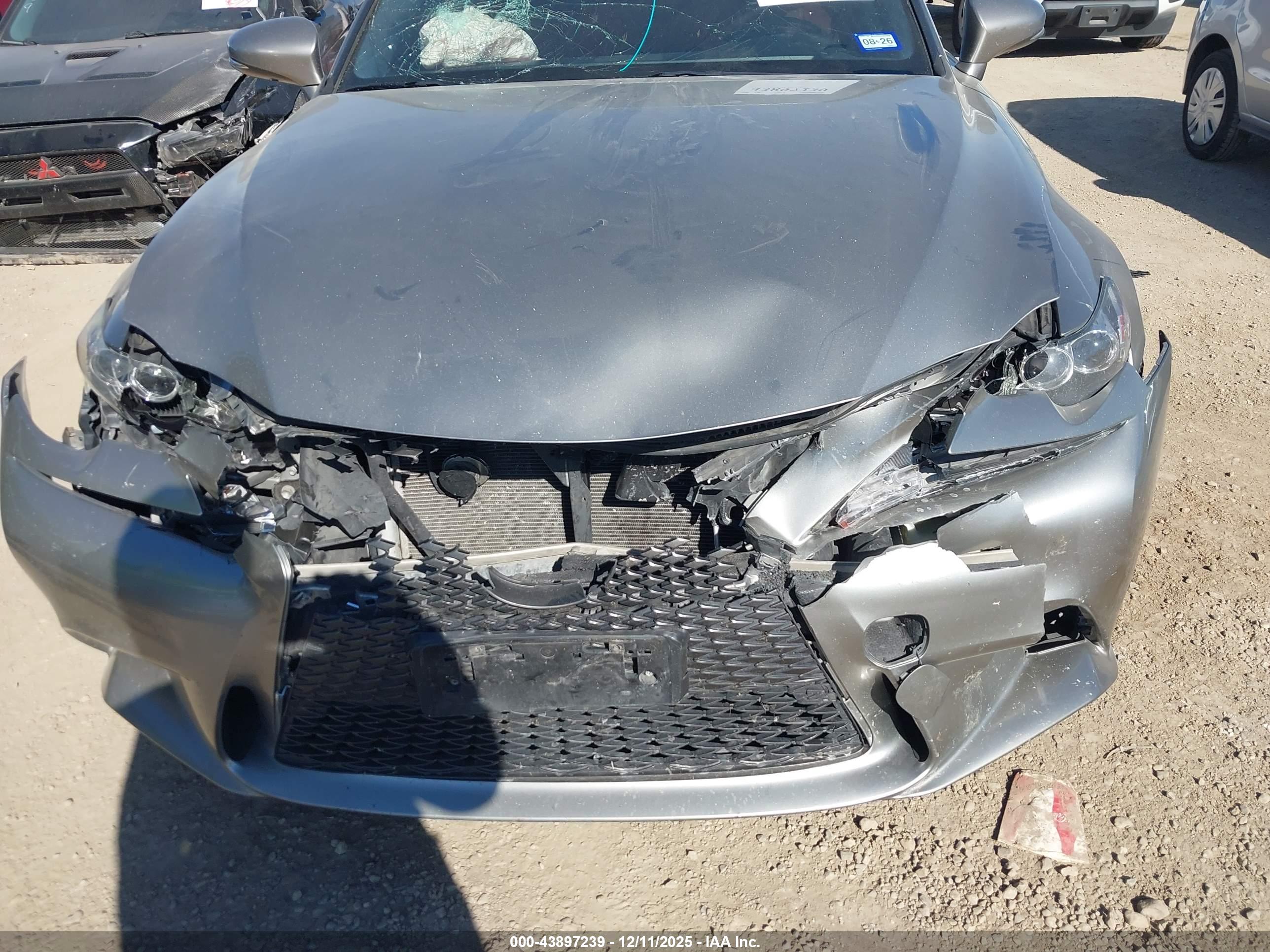 LEXUS IS image 6