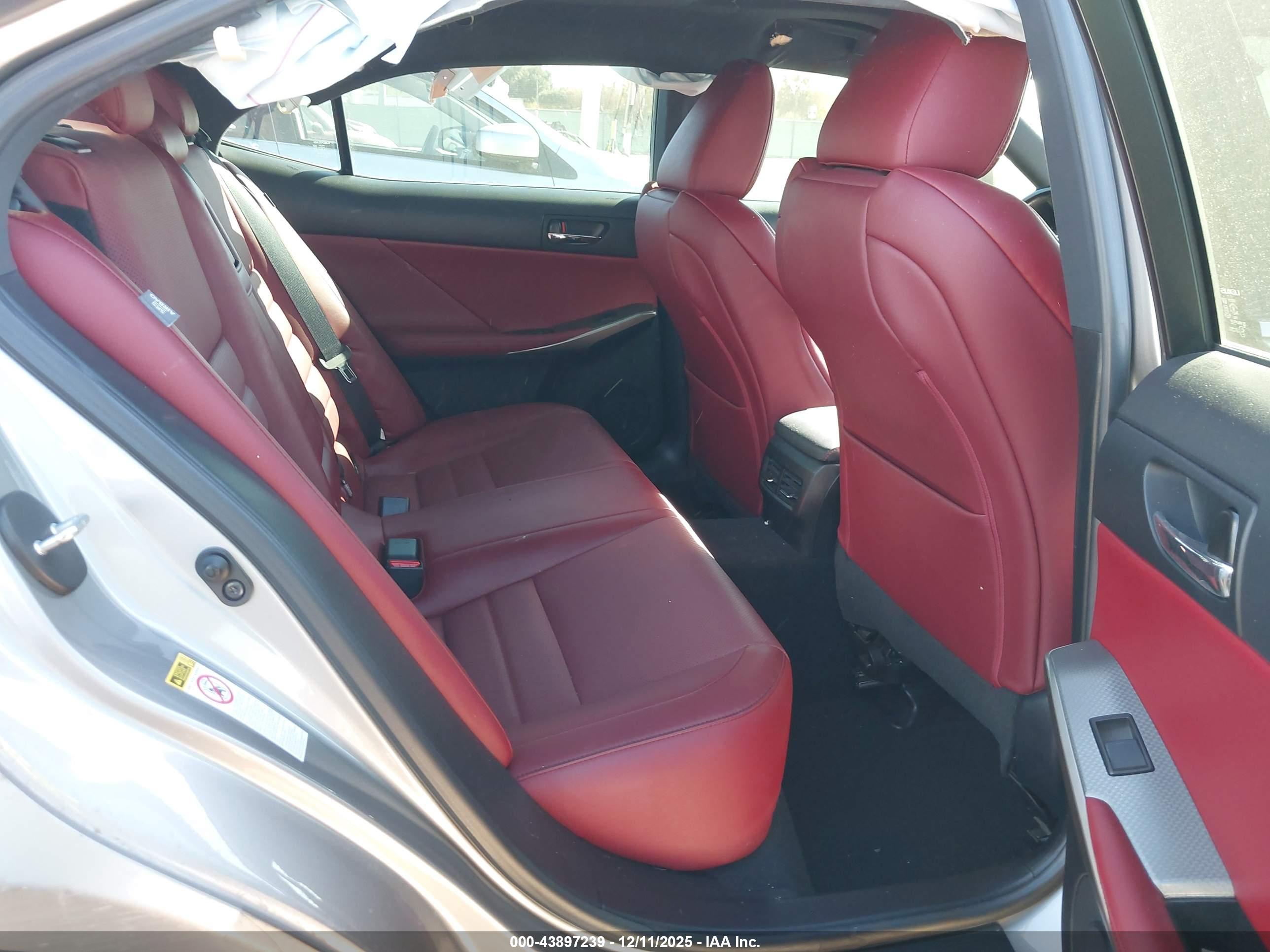 LEXUS IS image 8