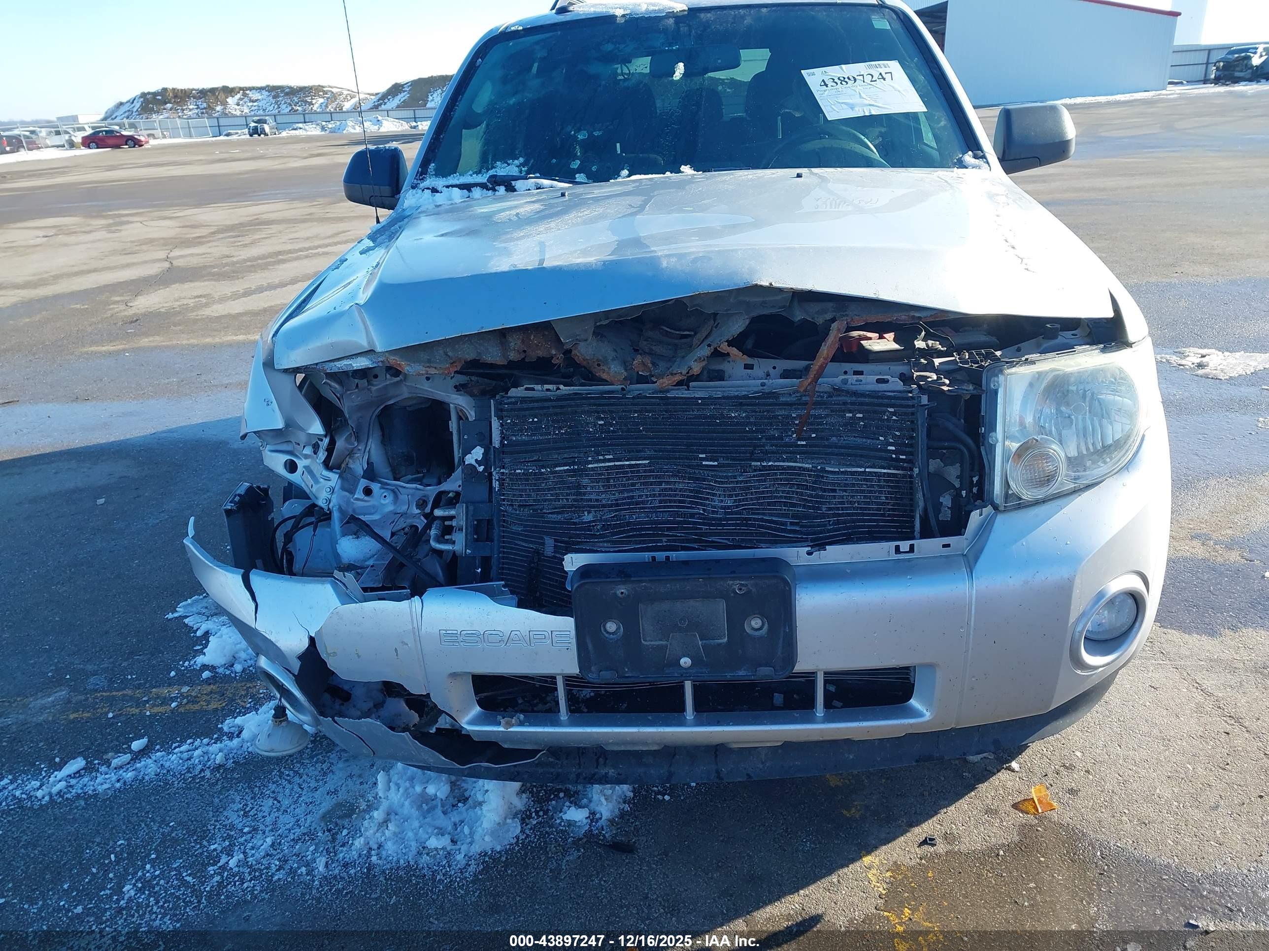 FORD ESCAPE image 6