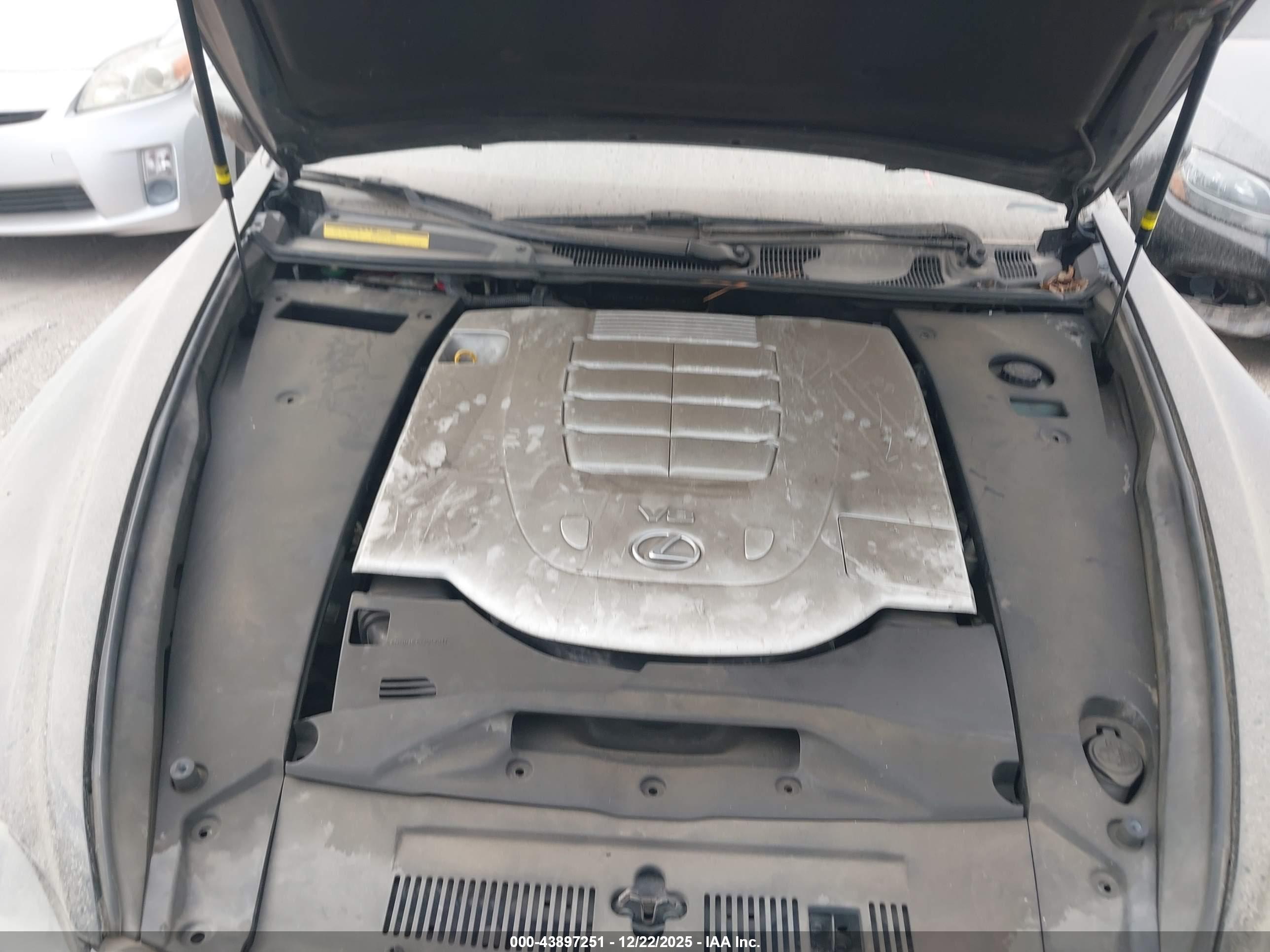 LEXUS LS image 10