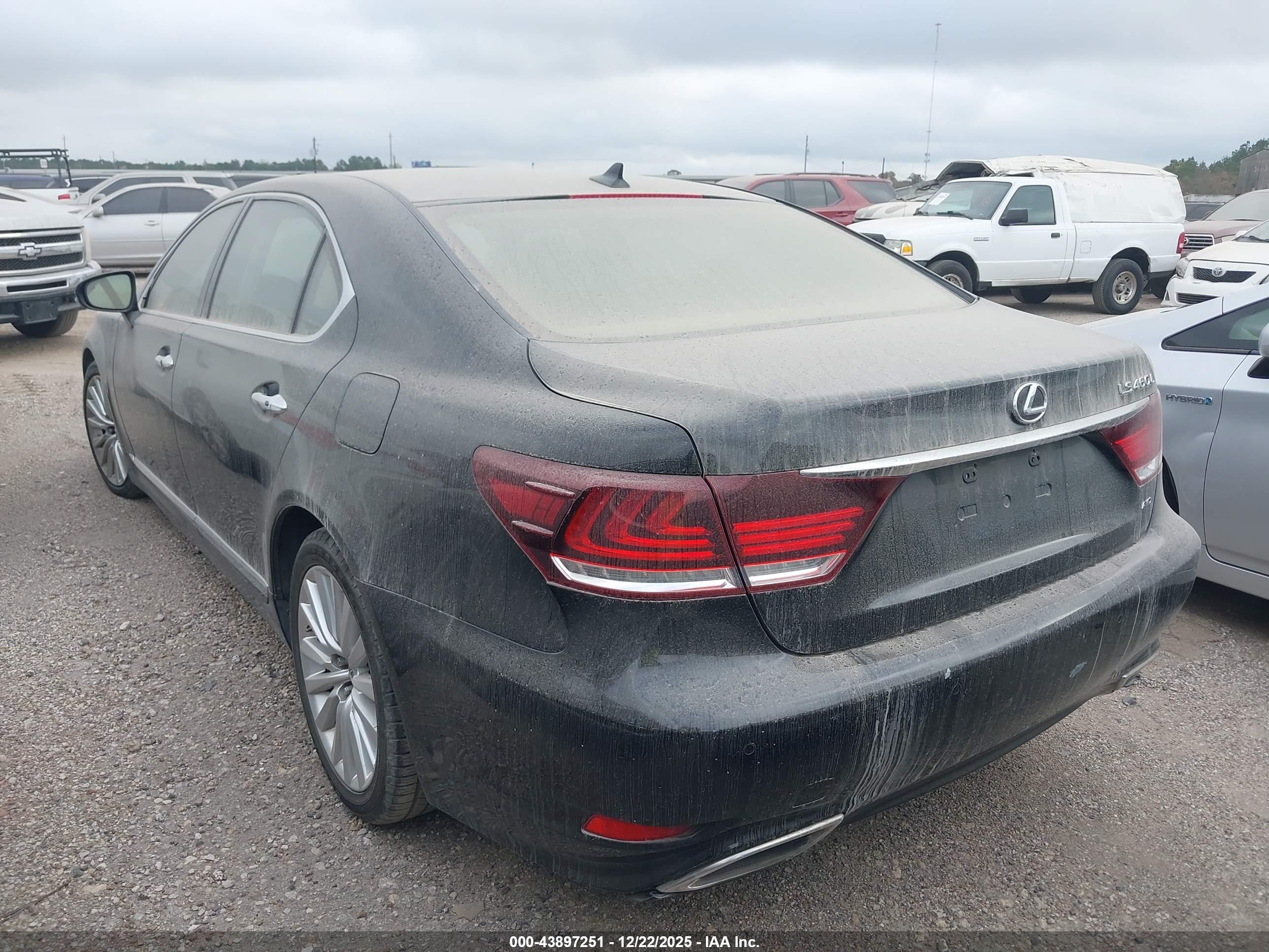 LEXUS LS image 3