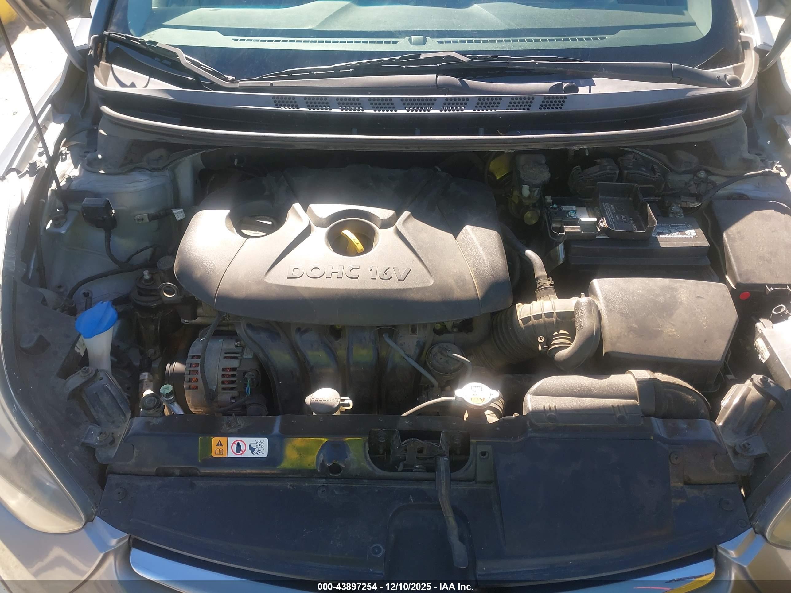 HYUNDAI ELANTRA image 10