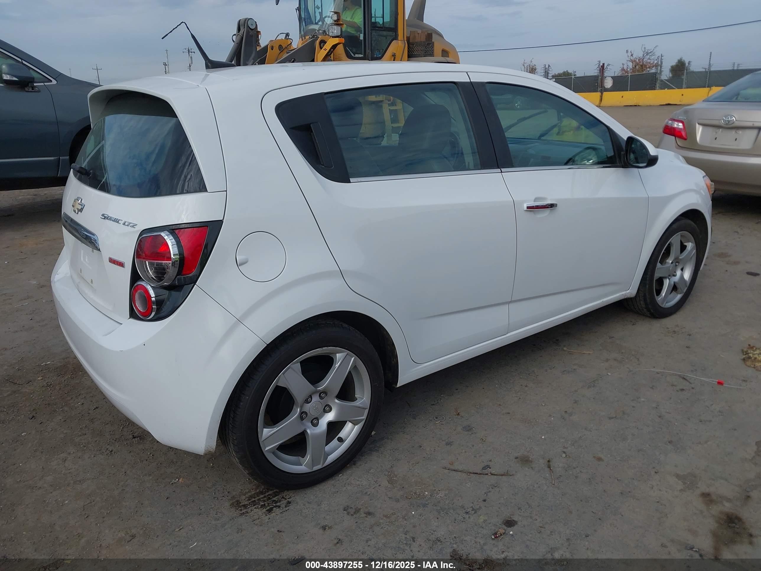 CHEVROLET SONIC image 4